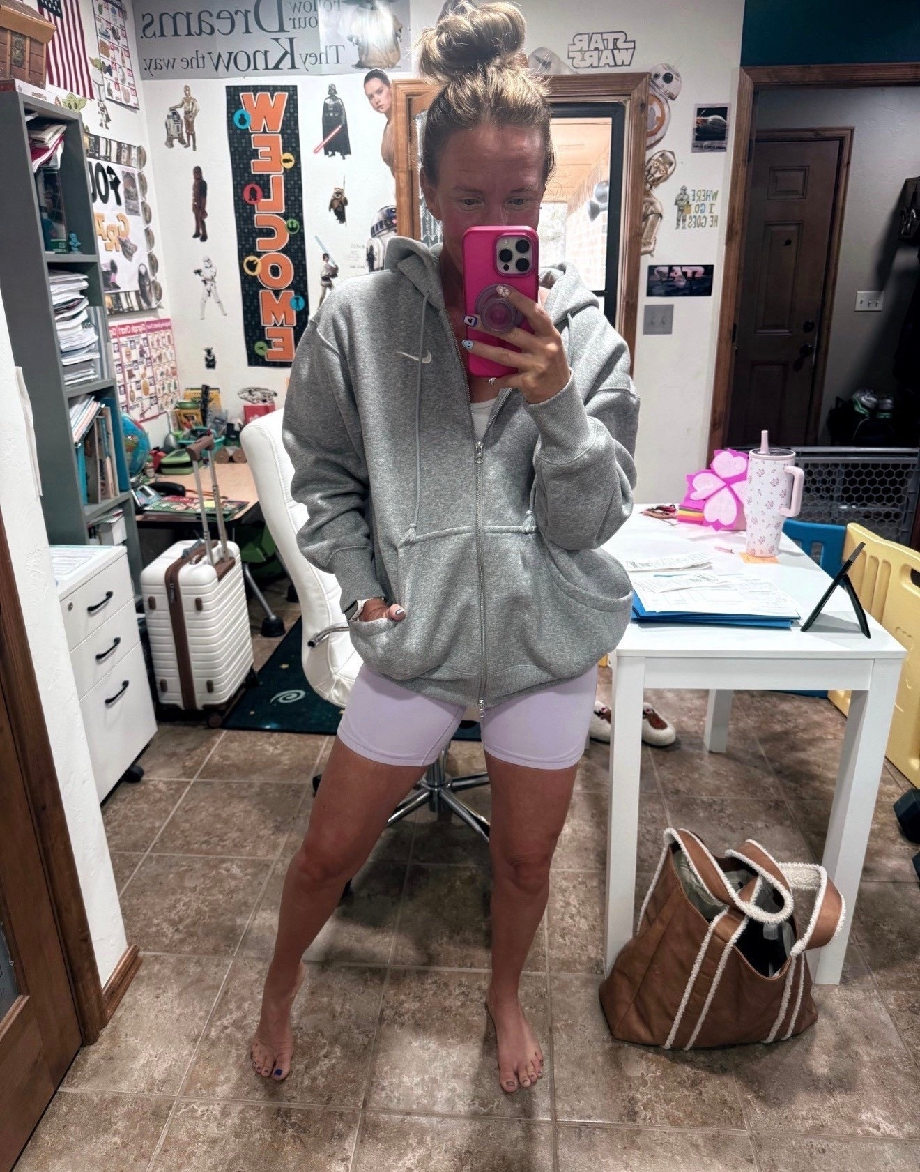 From burpees… to business. 🔥

This is the real “work from home” life.

Workout done ✔️
Hair still in the messy bun ✔️
Invoicing ✔️

No fancy office.
No influencer aesthetic.

Just a 41-year-old mom trying to take care of her body, work, and follow where God is leading.

Some days look strong.
Some days look messy.

But both can be faithful. 🤍

Welcome to real life over here.

#faithandfire #everydaywoman #momlifeunfiltered #faithandfitness #workfromhomelife #messybunlife #athleisuremom #fitmomlife #reallifemom #lcfashionfitstyle


#LTKActive #LTKfitnessgoals #LTKootd