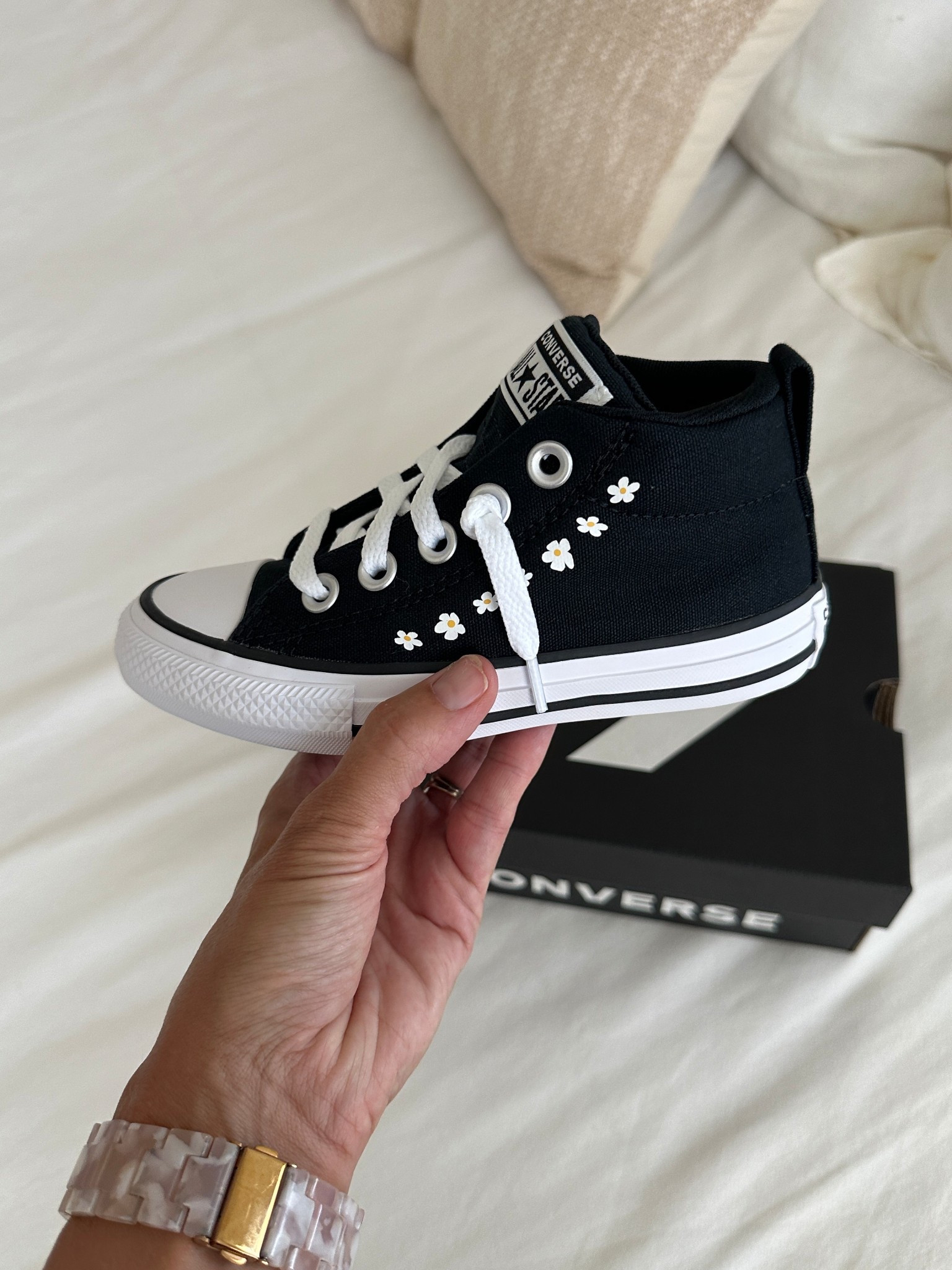 New toddler school shoes 🖤 on sale 30% off 


#targetstyle #converse #toddlersneakers #girlmom #kidsshoes #backtoschool #sneakers 

#LTKShoeCrush #LTKSaleAlert #LTKKids