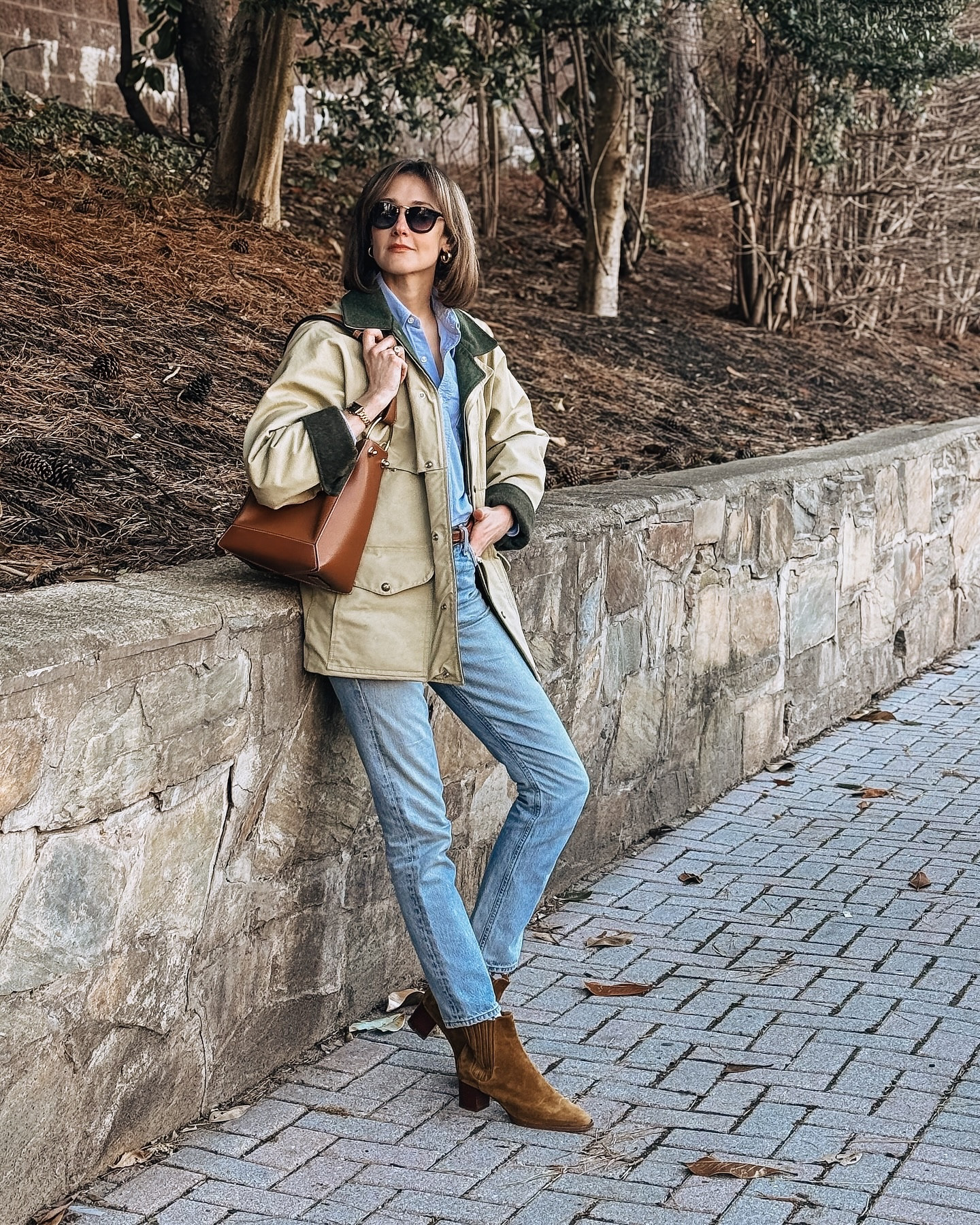 A jacket that’s borrowed from the boys...and by “boys” I mean a hand-me-down from my dad via my husband’s closet. Who would have thought the classic @filson1897 jacket — much-loved by dads and grandads everywhere — would be a trend of the moment? 
.
Personally, being an equestrian at heart, I never think a great barn coat goes out of style. Linking a few of my current favorites!

#LTKSeasonal #LTKShoeCrush #LTKStyleTip