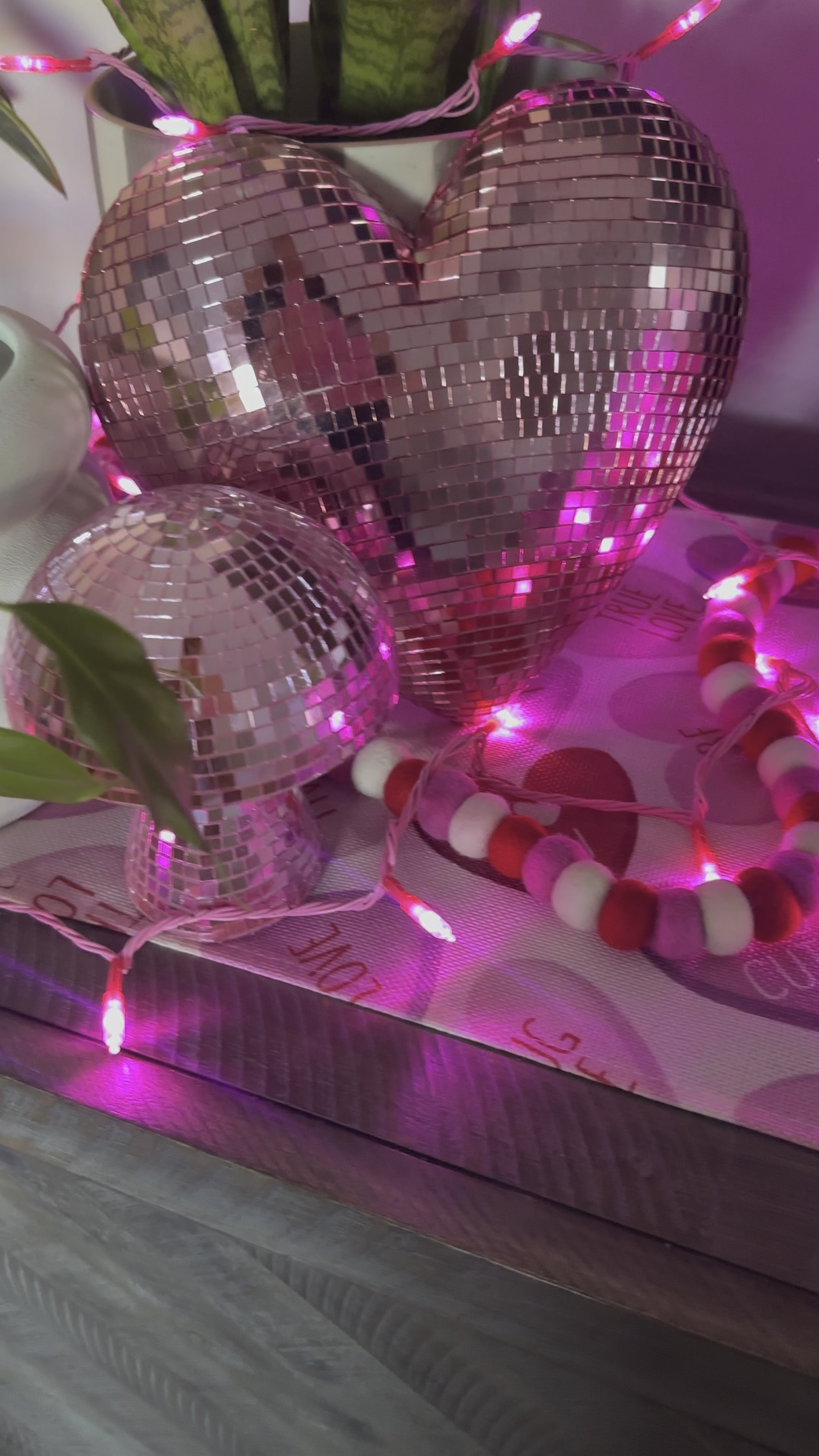 Amazon Valentine’s Day Decor Finds

#LTKVideo #LTKSeasonal #LTKhome