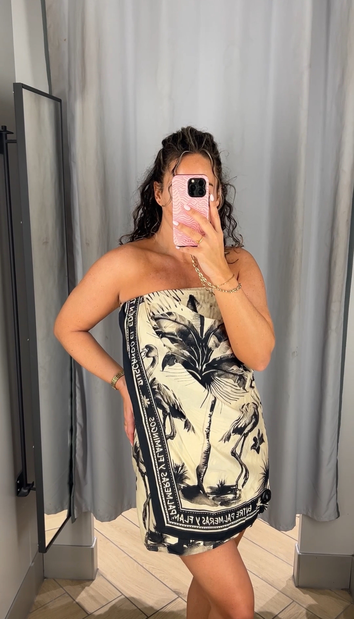 H&M dress 🖤 I’m wearing a size 10


Holiday dress, summer outfit, 

#LTKstyletip #LTKdresses #LTKsummer