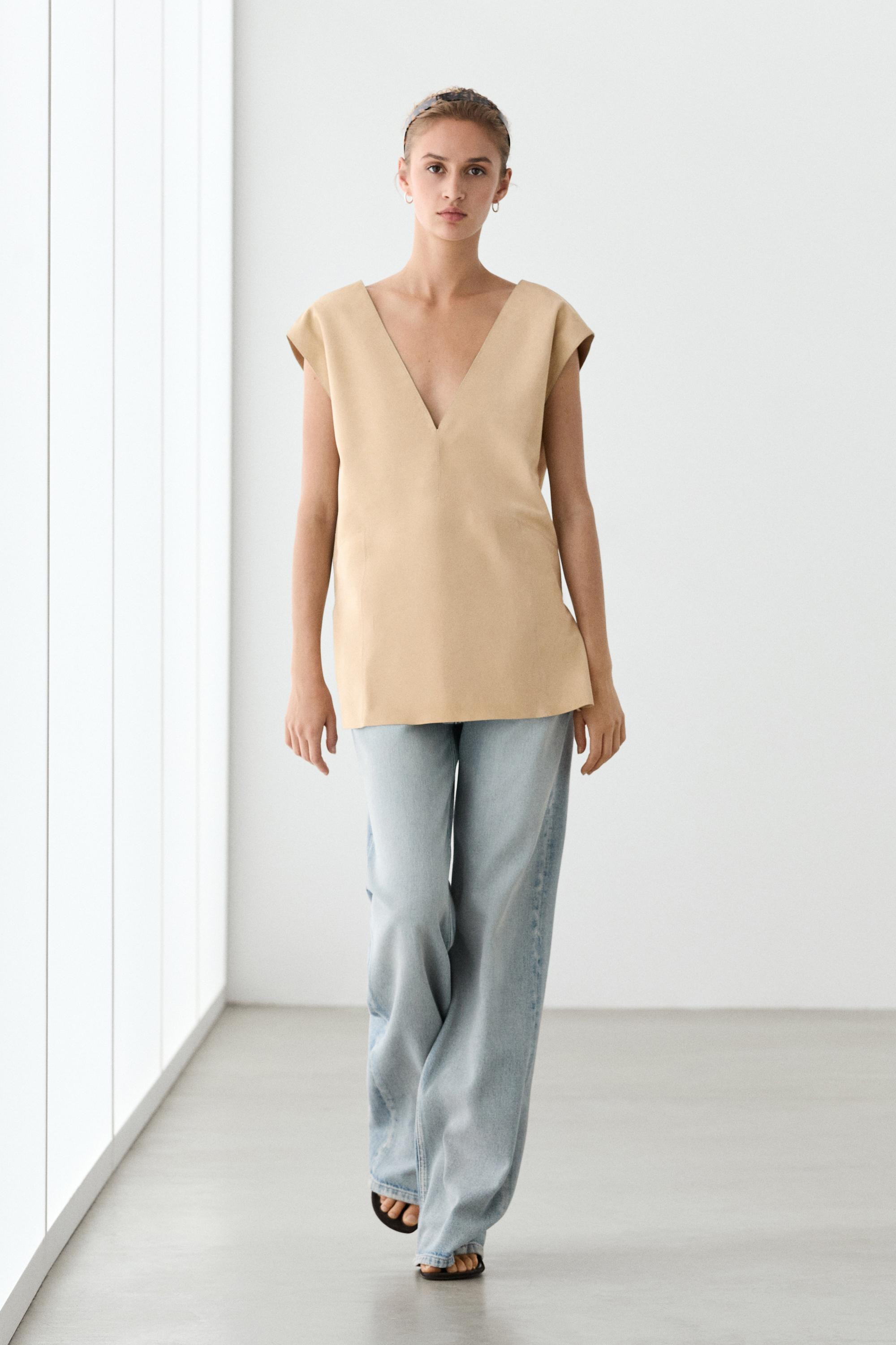 Suede leather sleeveless top | Massimo Dutti US