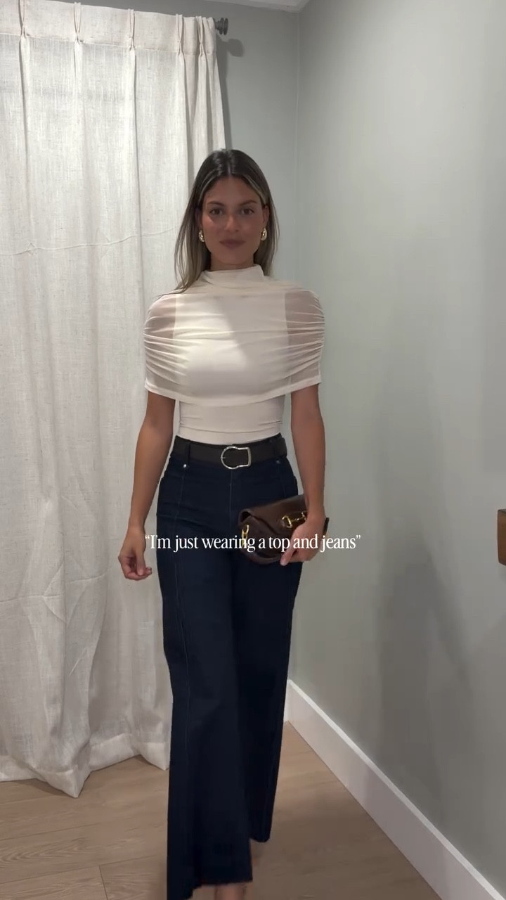 When someone asks me what I’m wearing

Jeans are Zara code: 9632/253/407
But I also linked other similar options 

——
Outfit inspiration, statement top, ootd, everyday style