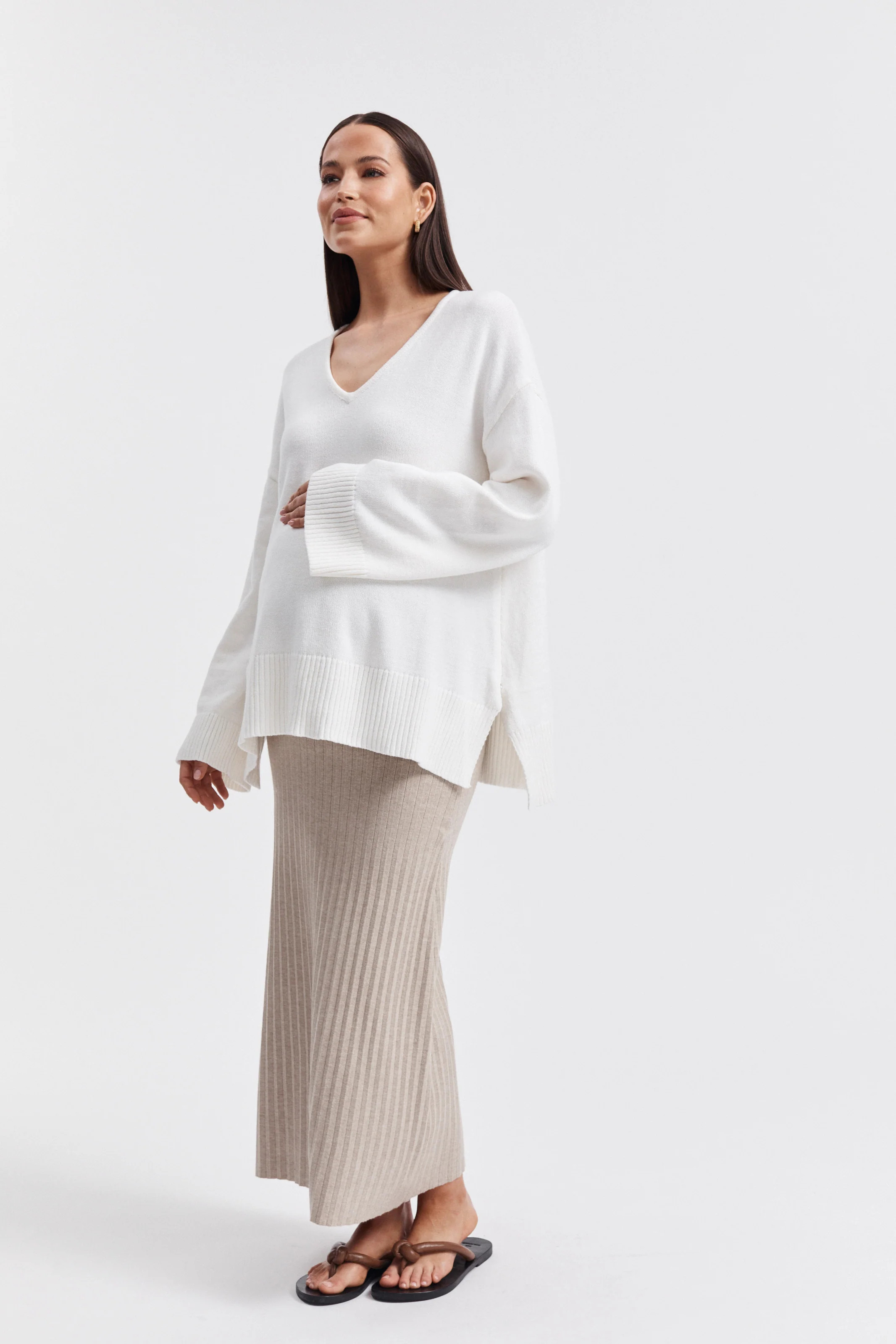 Deep V Neck (Off White) | Legoe Heritage Maternity APAC