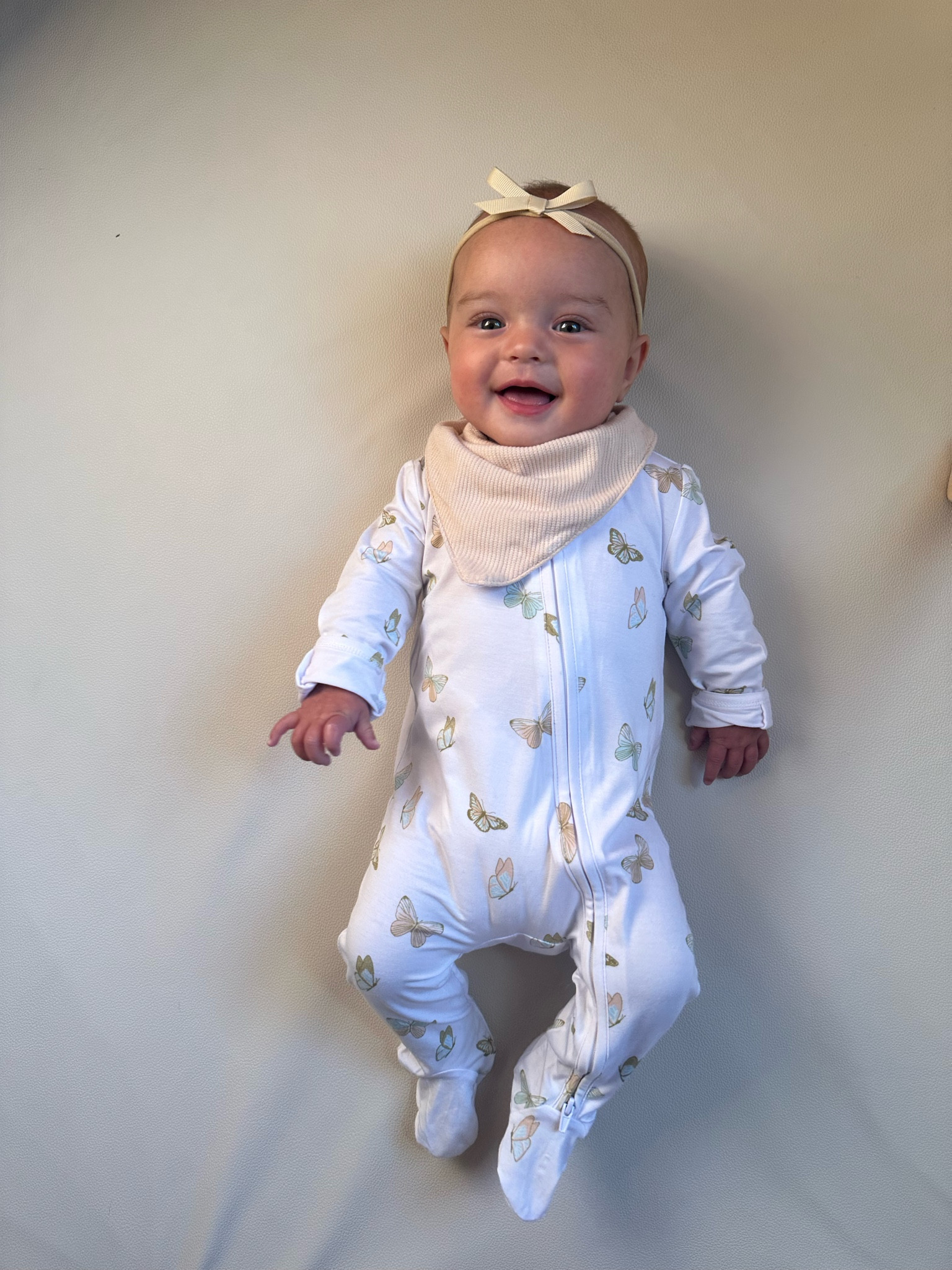 I have all 3 of the sets I linked - they are buttery soft, match her outfits, while keeping her dry from all the teething slobber.

Sorry! Only have the link for the bib on this onee