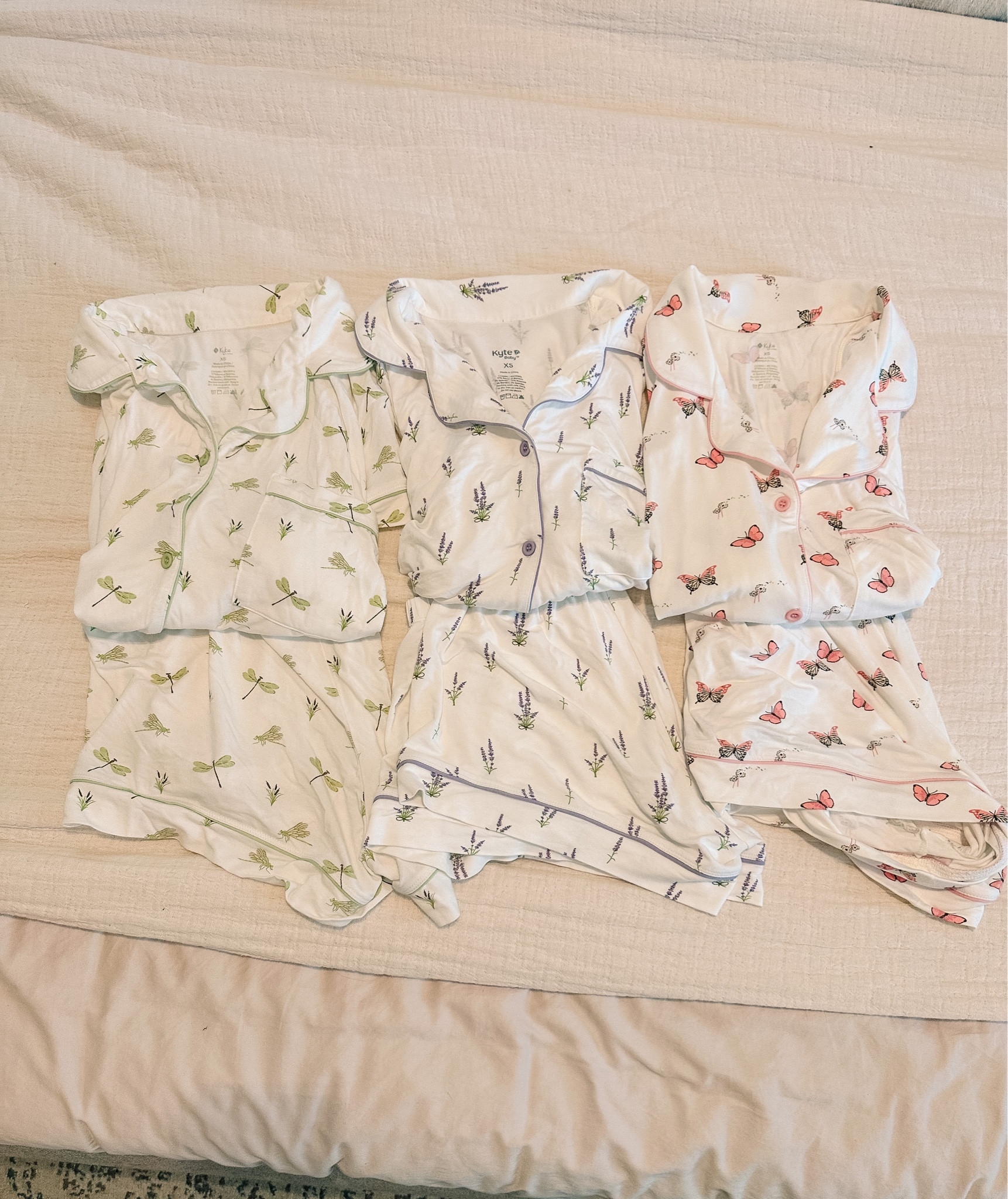 Short sleeve pj sets! Size: xs
