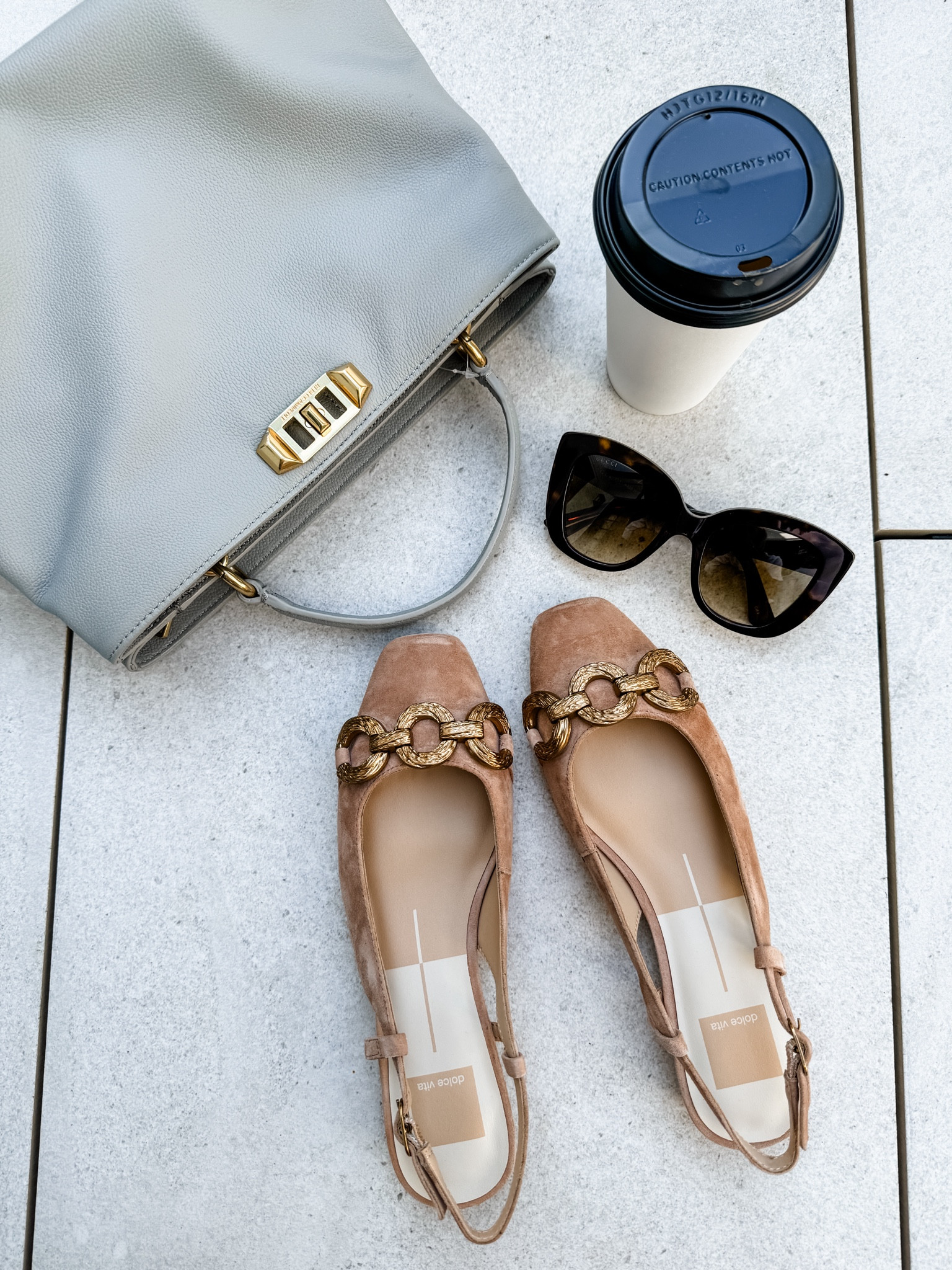 These shoes are so classic! I love the chain detail!

Loverly Grey, sling back heels, ballet flats, classic shoes, sunglasses, everyday purse, classic bag 

#LTKShoeCrush #LTKStyleTip #LTKItBag