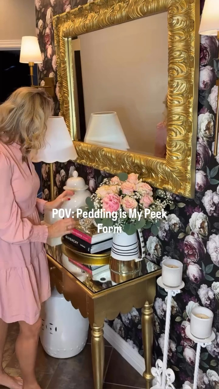 POV: Peddling is my Peek form.

Entertaining, Home projects, Tablescapes, Cooking, Gardening, Antiquing, and a love of Fashion, Family and Faith….

If this is your vibe too…Follow along ❤️

~Live like Nancy
~Dress like Ralph 
~Cook like Ina 
~Garden like Martha 

#midlifestyle #utahinfluencer #midlifejourney #callmemartha