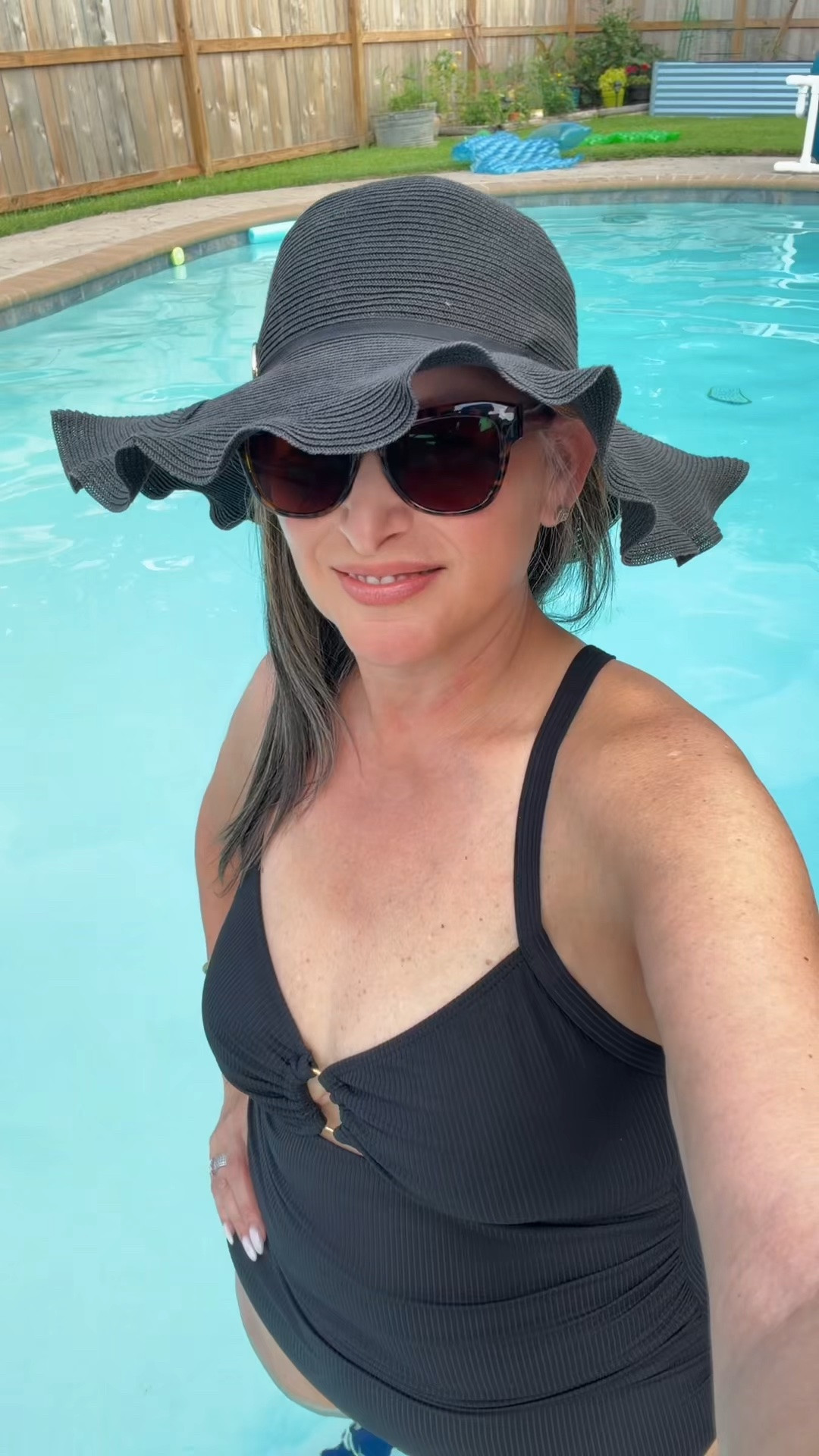🌺 Summer Vibes
Chasing sunshine and making waves in Bloom Jelly 🌊☀️💕 #SummerStyle

#LTKOver40 #LTKootd #LTKvlog