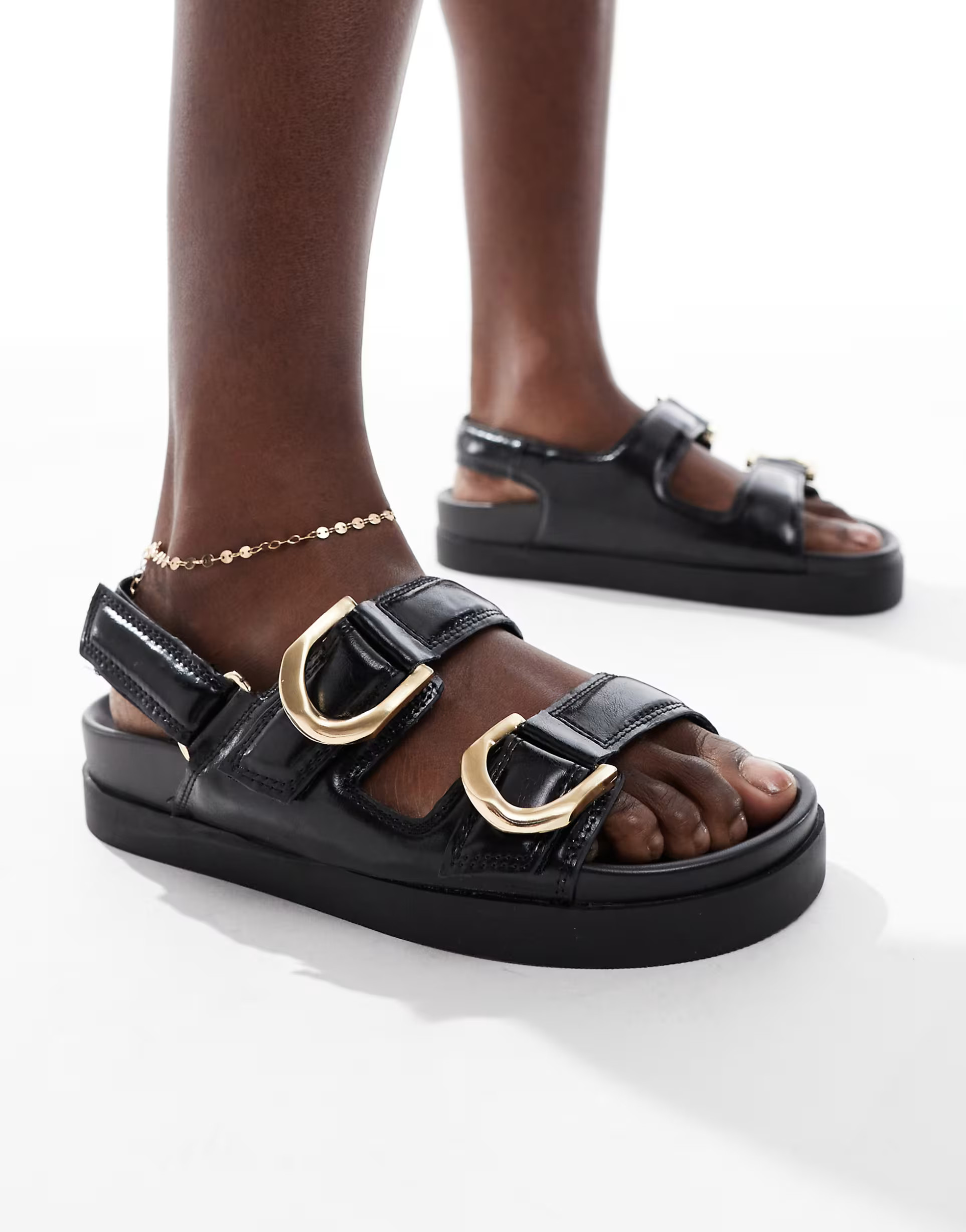 Stradivarius Wide Fit chunky flat sandal in black | ASOS (Global)