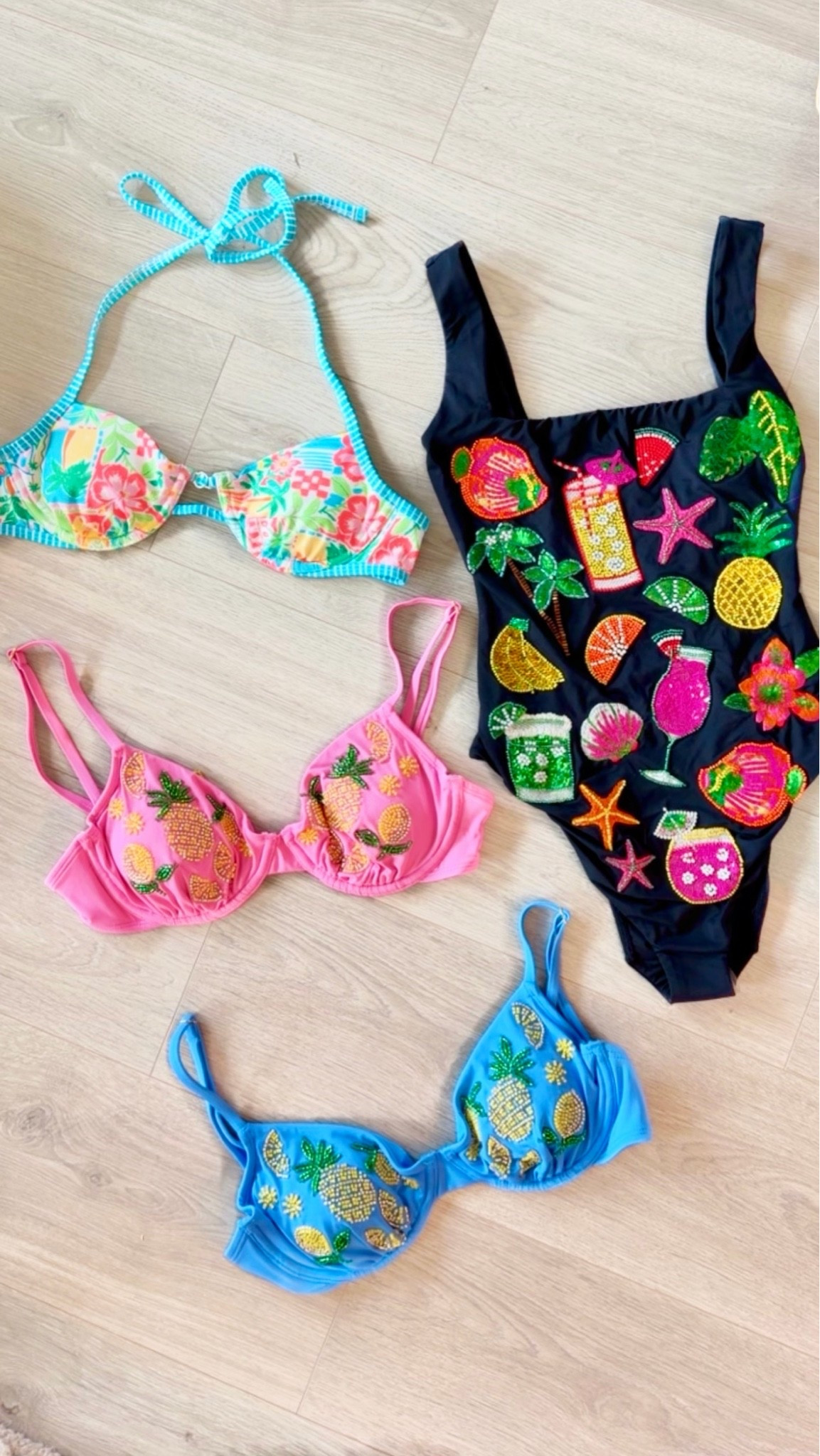 Trendy One Piece Swimsuit + Underwire Bikini Top with fun sequin patterns! 

Bathing suit, swimwear, resortwear, beach vacation outfit, boat outfit, tropical vacation outfit, pool outfit, pink bikini, blue bikini, floral bikini, sequin bikini, black bathing suit,

#LTKSaleAlert #LTKTravel #LTKSwim