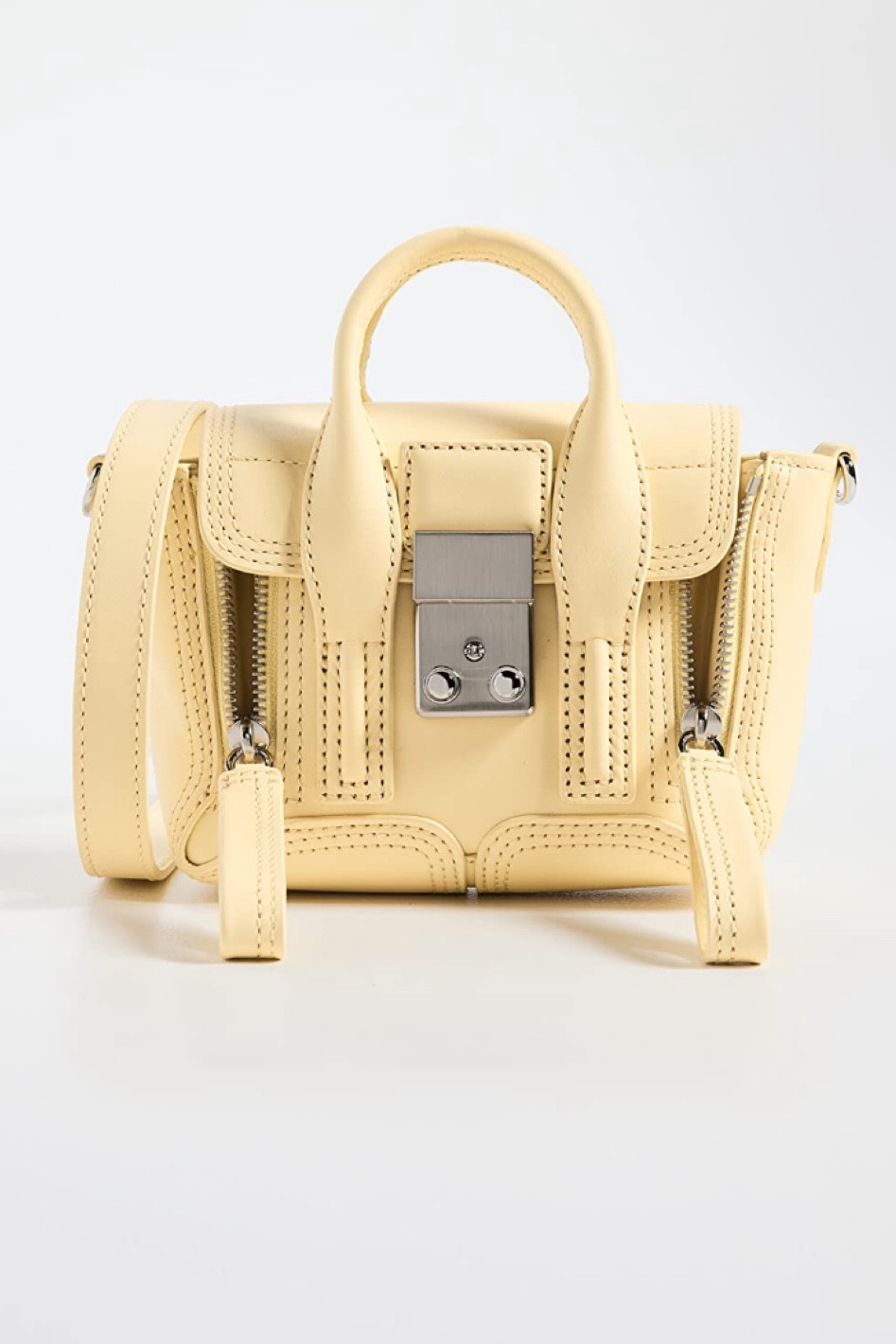 Timeless bag for everyday or a night out in winter whites🍋

…love the red too👀🏈

#LTKworkwear #LTKSeasonal #LTKHoliday