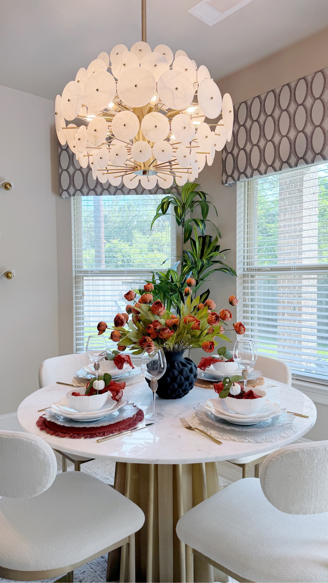 Dining room fall decor #homedecor #falldecor

#LTKActive #LTKHome #LTKSaleAlert