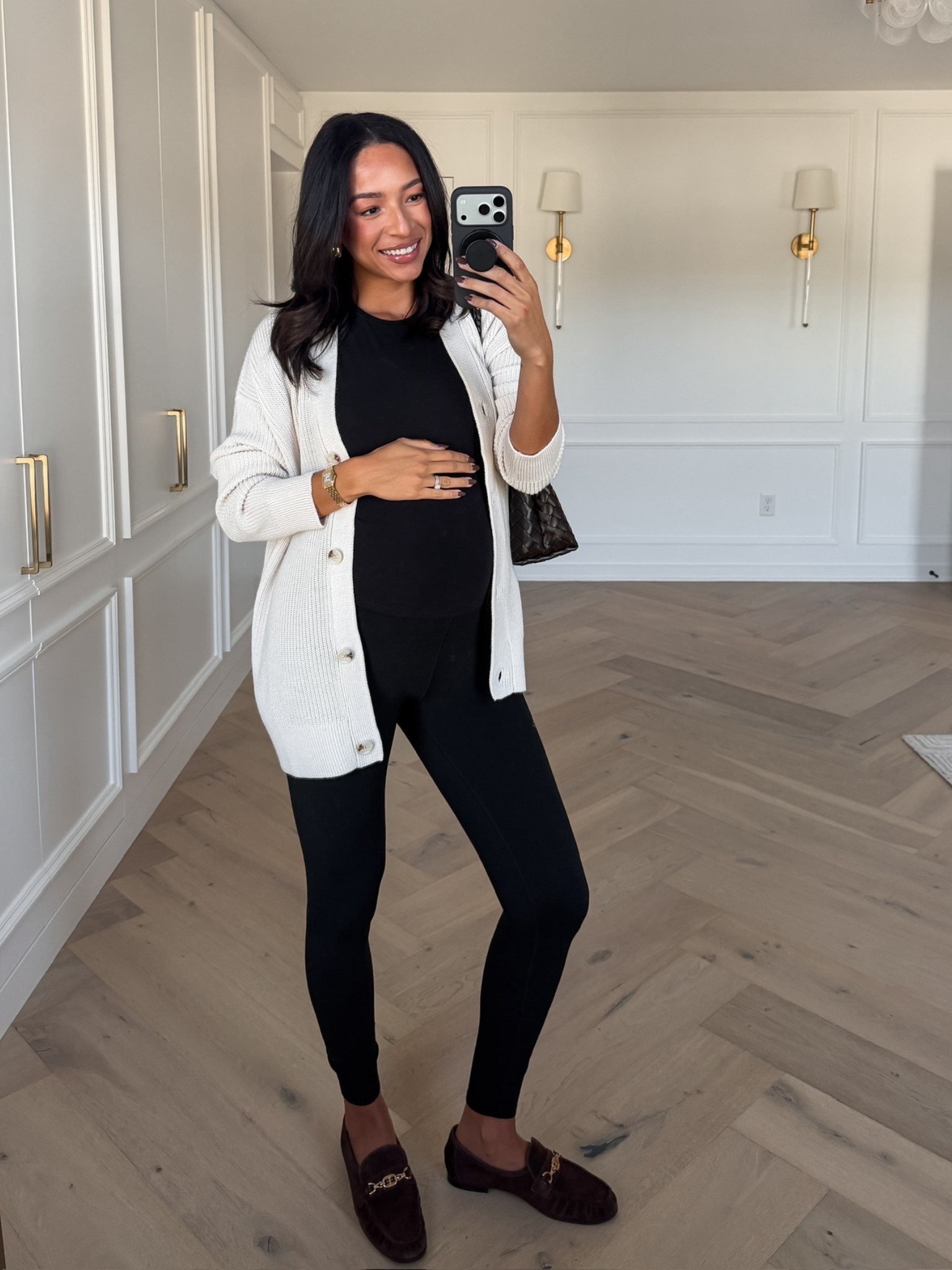 Elevated athleisure outfit for fall 🖤 Wearing size S tank top, size M leggings and size S cardigan (fits oversized)


@vuoriclothing #vuoripartner 

Fall fashion
Athleisure 
Causal outfit 
Workout outfit 
Airport outfit 
Comfy outfit 

#LTKStyleTip #LTKBump #LTKFindsUnder100
