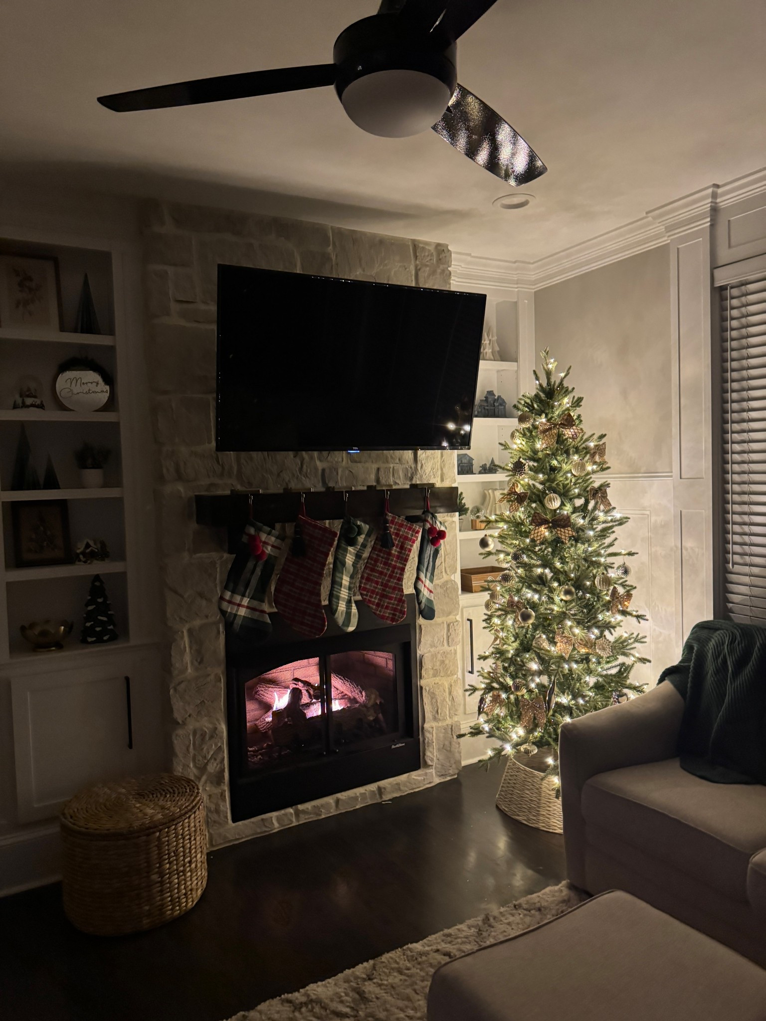All decorated for Christmas!! 🎄

#LTKHoliday #LTKHome #LTKSeasonal