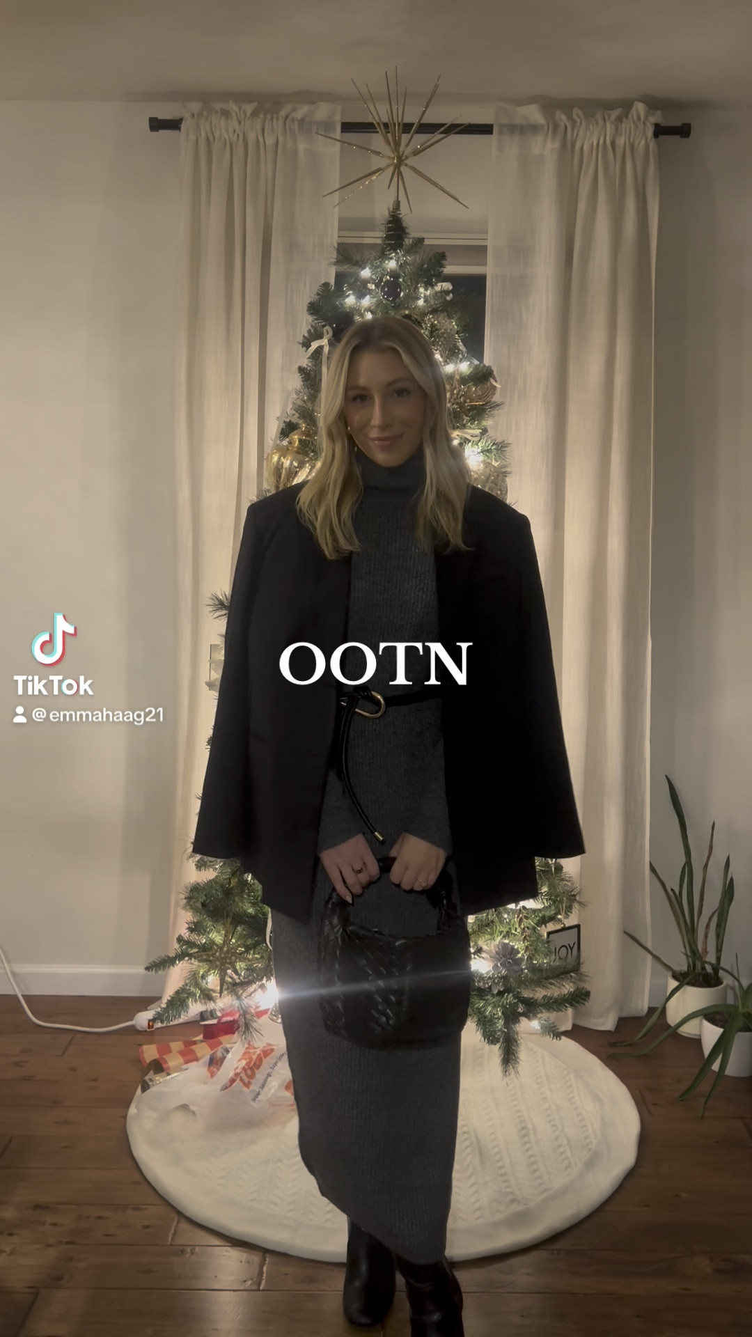 Chic winter outfit 

#LTKHoliday #LTKSeasonal #LTKCyberWeek