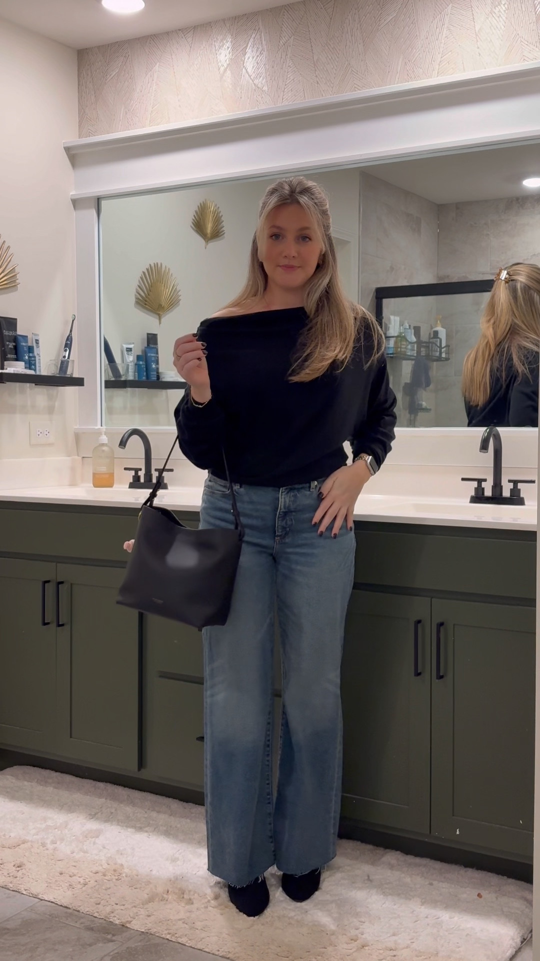 The bag can’t be linked on LTK but it’s the Mini Vegan Harlow!! 

#LTKSaleAlert #LTKmomlife #LTKootd