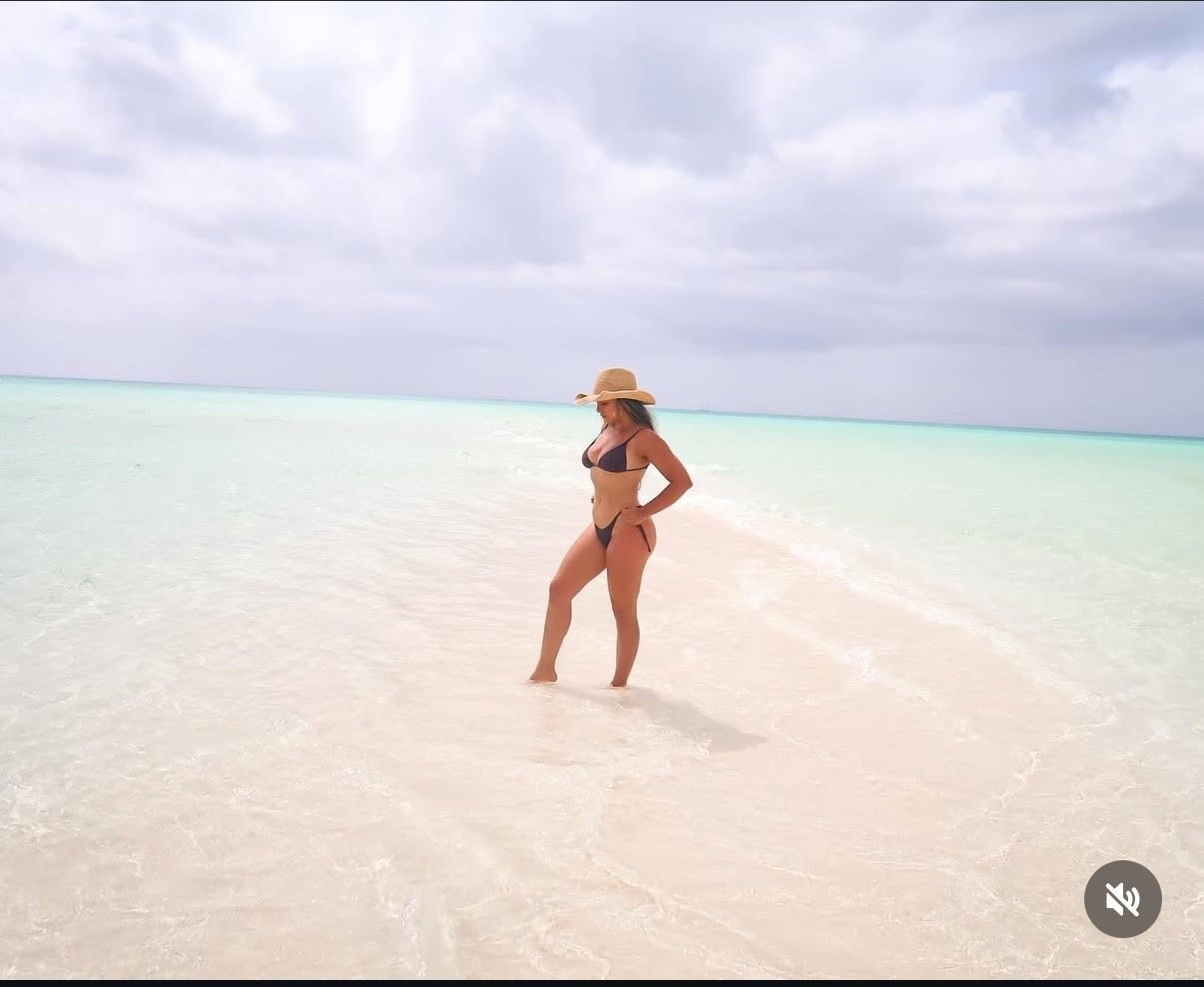 Mis básicos para la playa 🏖️
Bikini + Sombrero = Vacaciones perfectas.

#LTKFindsUnder100 #LTKTravel #LTKSwim