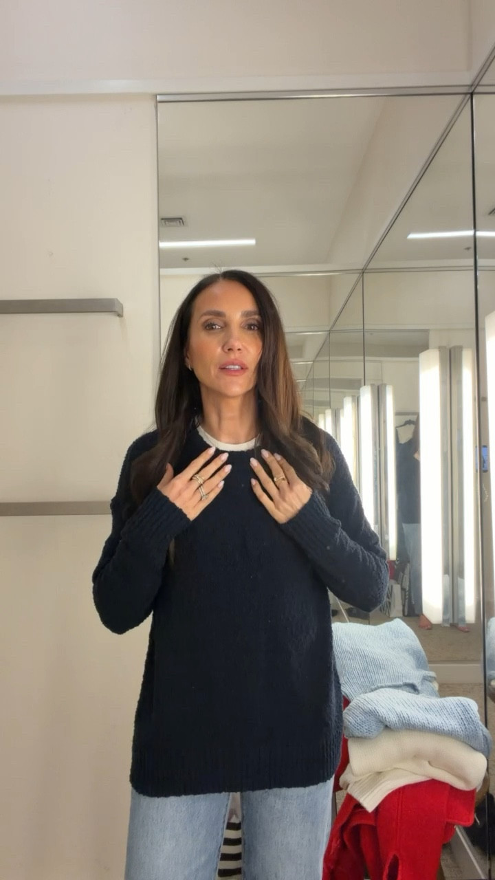 Navy textured sweater, tunic sweater, oversized sweater, casual outfit, annabrstyle.

#LTKOver40