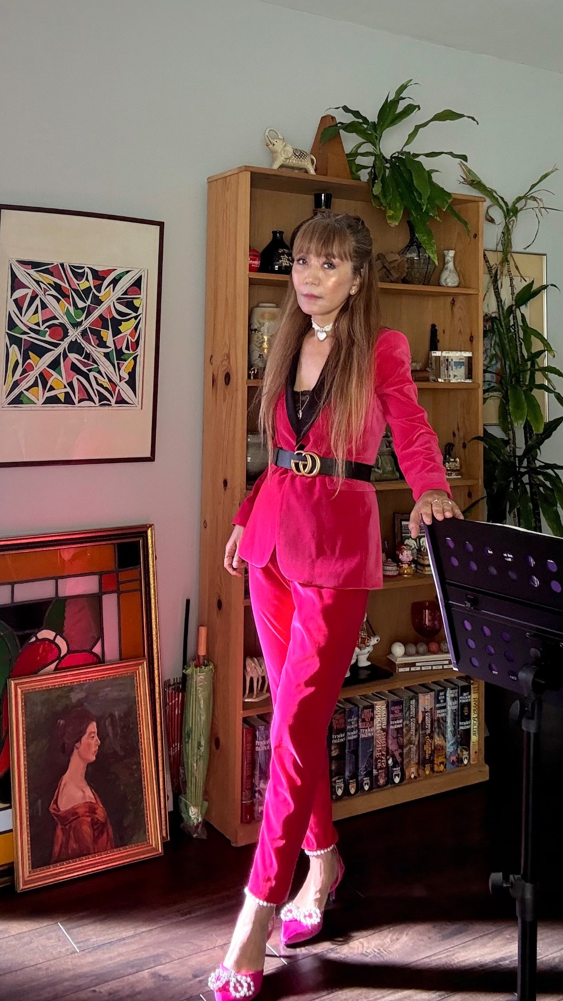 Why wear a business suit? It doesn't take any thinking, ready in 5 minutes 🤣🙏 If want to cheer up a day, wear color ☕#businesssuits #professional #work

#LTKStyleTip