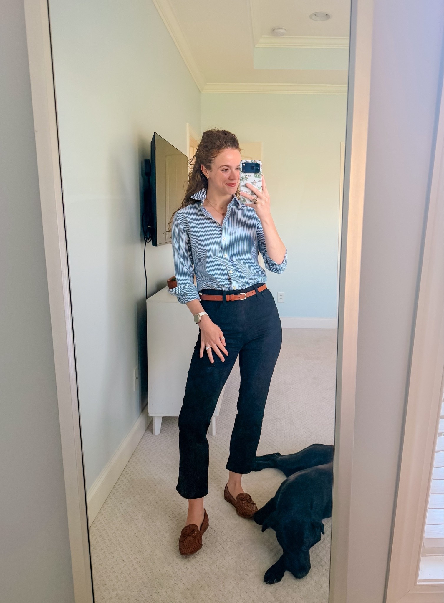 Heading in the office for the next two days for meetings!! The weather cooled off a touch, so enjoying my jeans while I can 🤣 I absolutely adore this tailored button down for work meetings - I don’t have to iron it, and it looks crisp all day!!

#LTKootd #LTKgrwm #LTKWorkwear