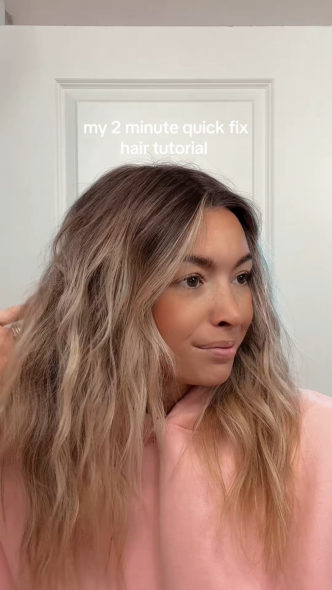 2 minute quick fix & it gives the prefect beachy waves! 

Hair tutorial, hair styling, round brush blow dryer, pink hoodie, comfrt hoodie 