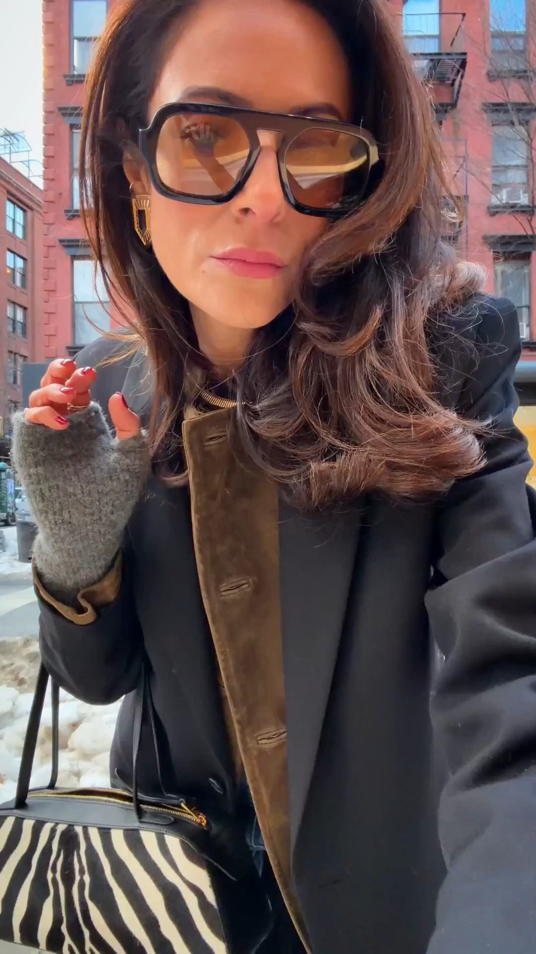 A New York moment! 🍎 
Denim runs small, size up! 
Lip ciggy color: crush 

#LTKTravel #LTKOver40