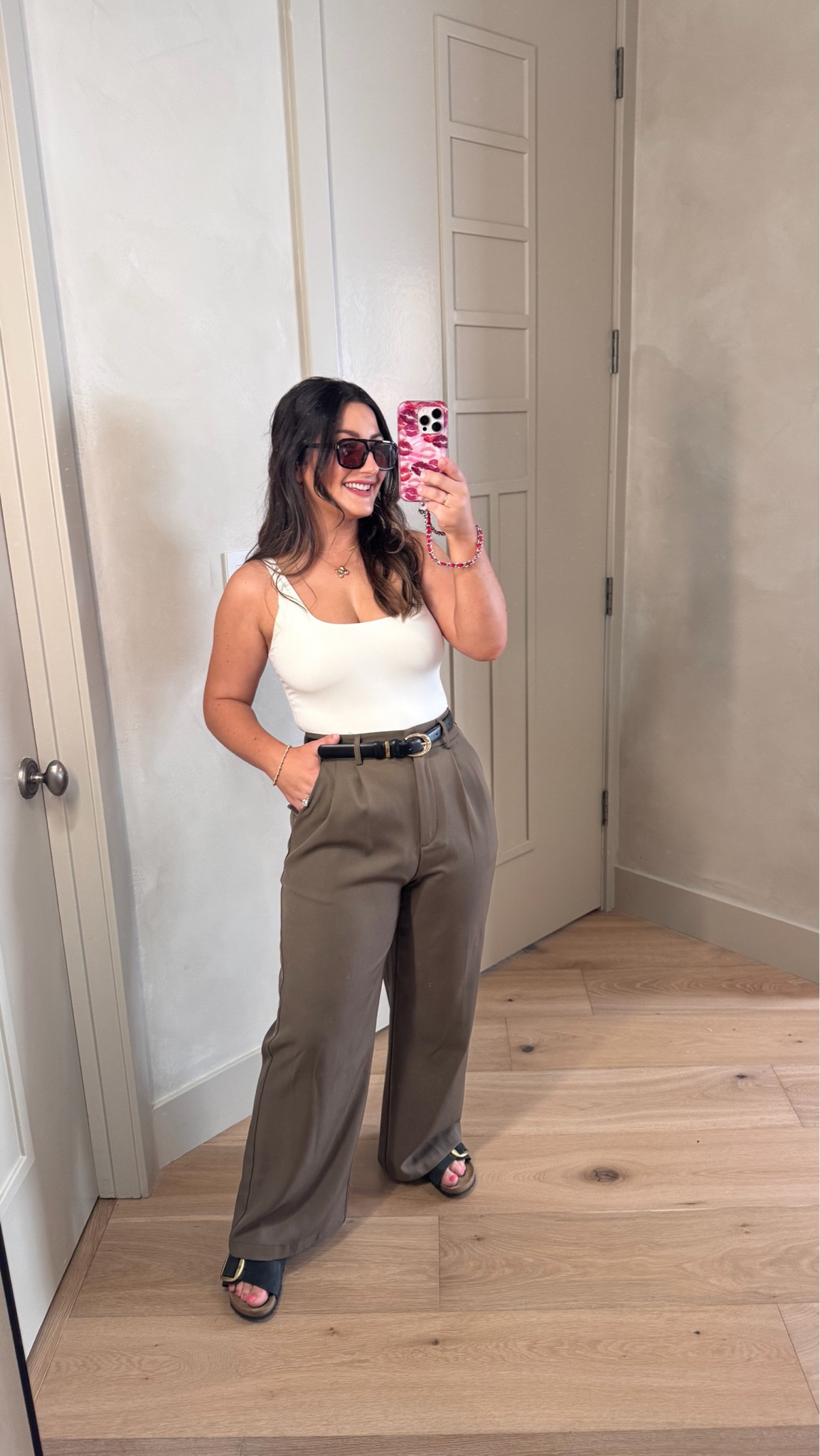 The best trousers to dress up or down! Workwear outfit or every day! 

Size small short thick 
Tank size small 

5'0" 140lbs
petite friendly pants


#LTKWorkwear #LTKPetite #LTKootd