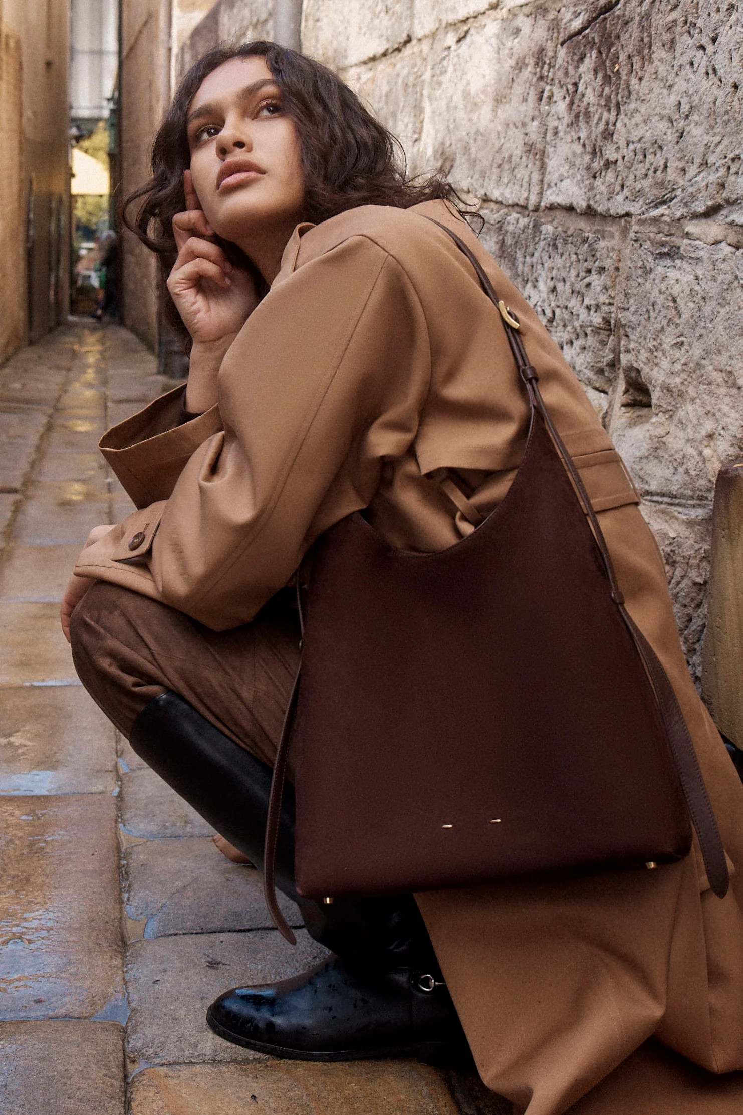 Duomo Medium Hobo Bag in Top-Grain Nubuck Leather | Fabrique