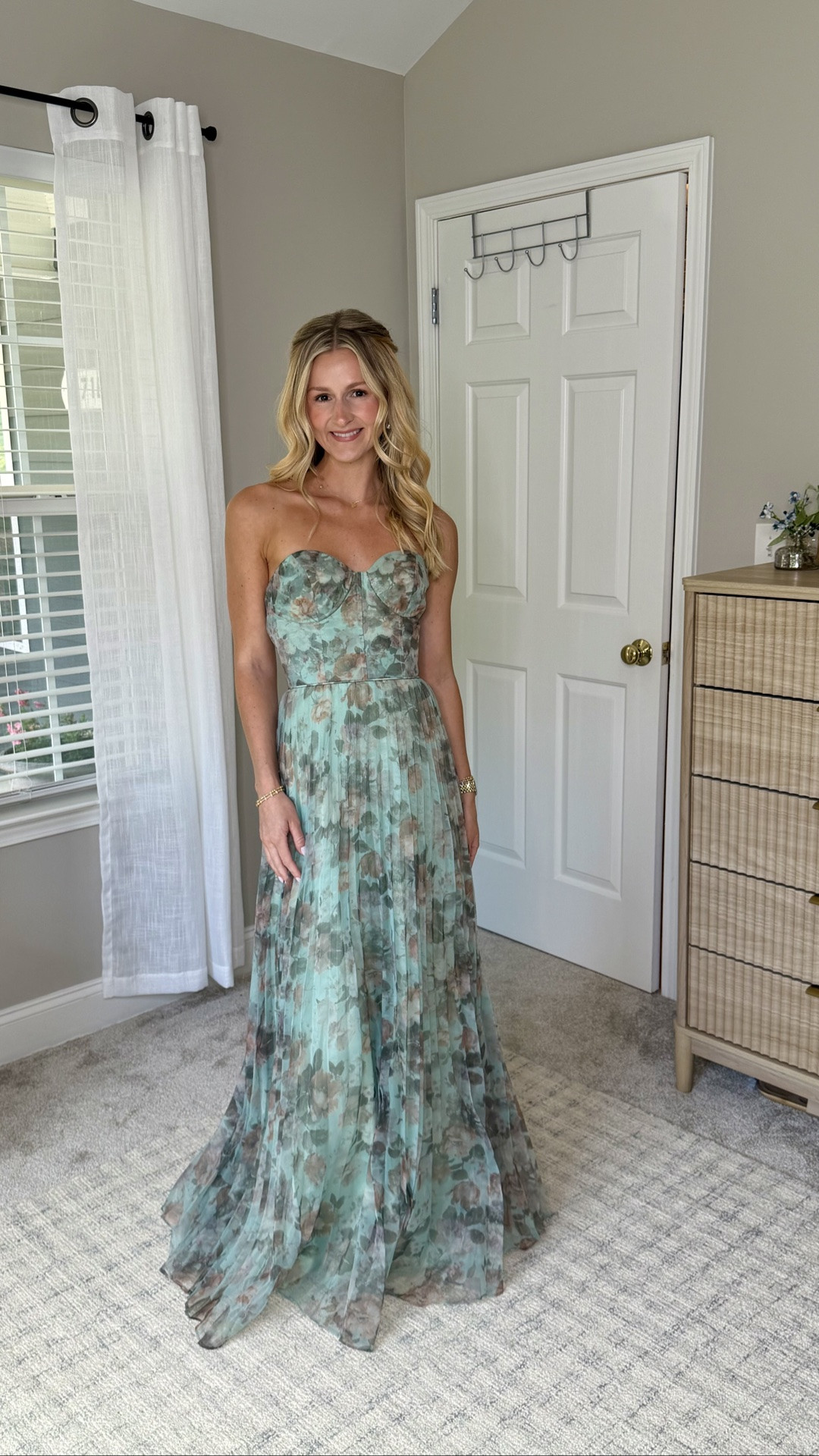 Wore this dress to my sister-in-law’s formal garden wedding recently & it could not have been more perfect 💐

Such a beautiful option for a formal or black tie wedding guest dress code — the soft floral print + flowy chiffon feel so elegant and romantic!

Wearing an XXS! I’m 5’3” and did have to get a few inches hemmed with heels.


#formalweddingguestdress #blacktieweddingguestdress #gardenweddingguestdress #weddinggueststyle #formalwedding #weddingguestoutfit #maxidress #floraldress #summerweddingguestdress

#LTKWedding