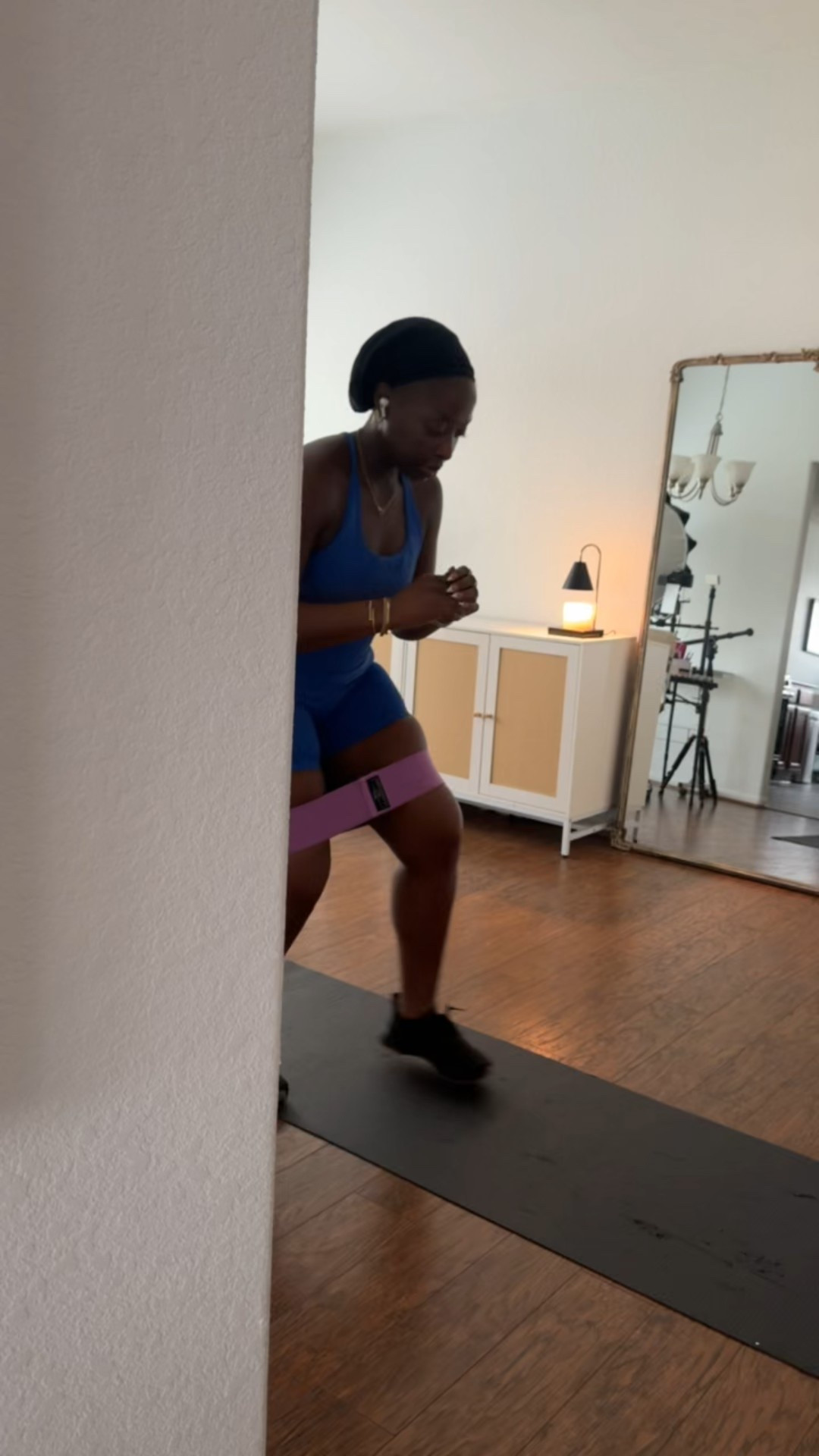 I always use the HEAVY resistance band so I can feel the burn!

#LTKfitnessgoals