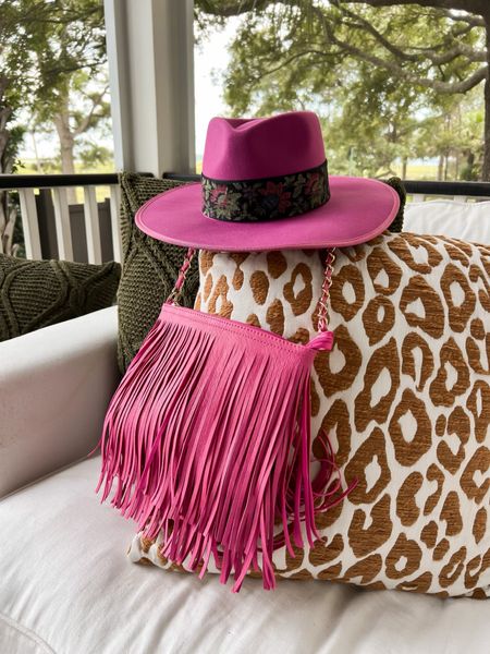 Fall accessories: hats and handbags.
Trending: western style.
Fringe purse. Wide brim hat.
Pink hat and purse for fall! 

#LTKunder50 #LTKSeasonal #LTKitbag