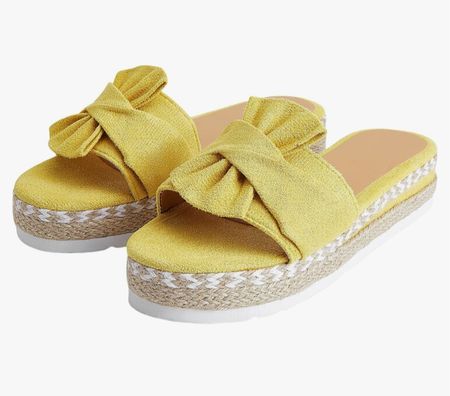 Women’s sandals slides $11.99

Perfect for spring break vacation 

#LTKfindsunder50 #LTKshoecrush #LTKSpringSale