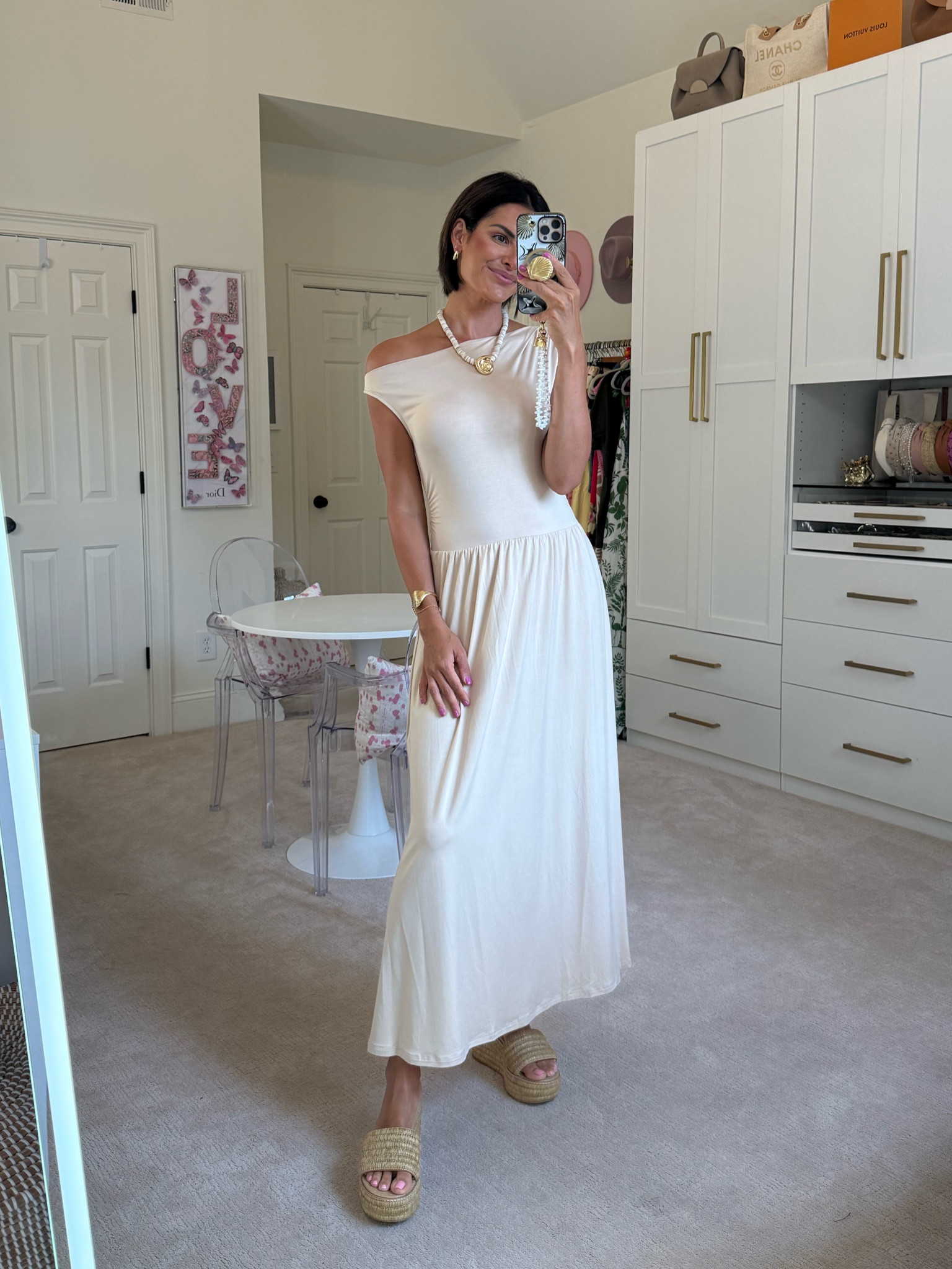 Love this Amazon dress! Wore this for family beach pictures 😍 wearing size small! 