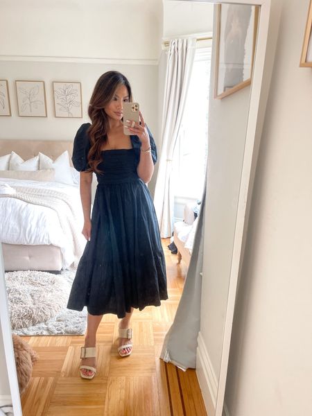 Great closet staple! I have this dress in other prints and finally got the black - easy dress to throw on when you don’t know what to wear

Sizing: tts, xs petite  