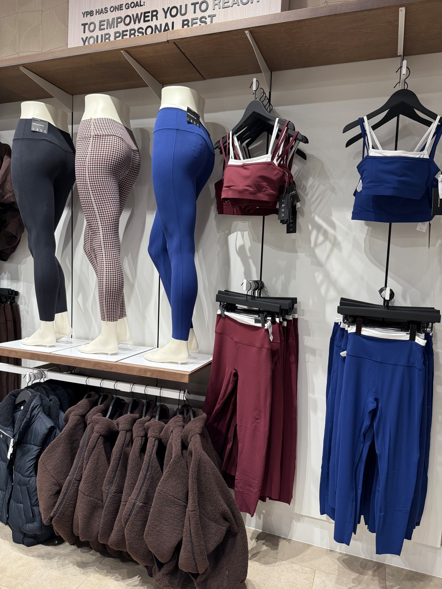 Gym leggings, high rise waist leggings to get my 10k steps in

#LTKmidsize #LTKwinter #LTKfitness