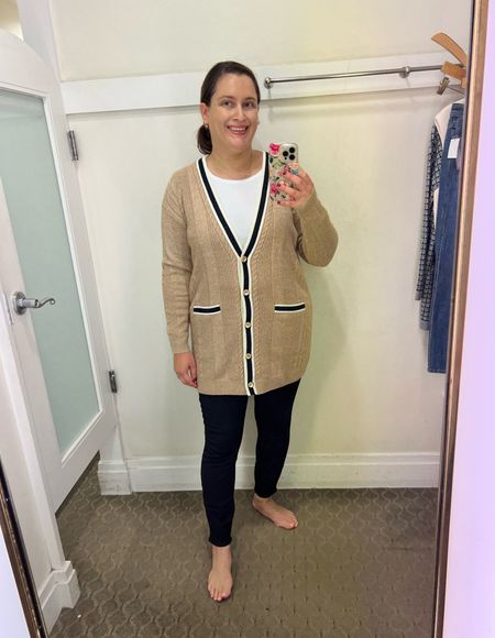 Oversized cardigan and jeggings

#LTKsalealert #LTKstyletip