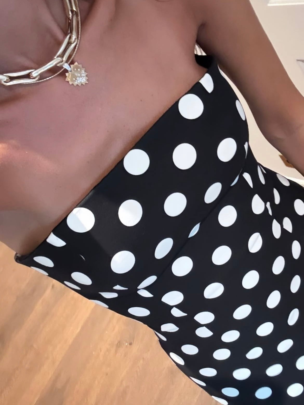 Black & white polka dot dress for vacation 🖤