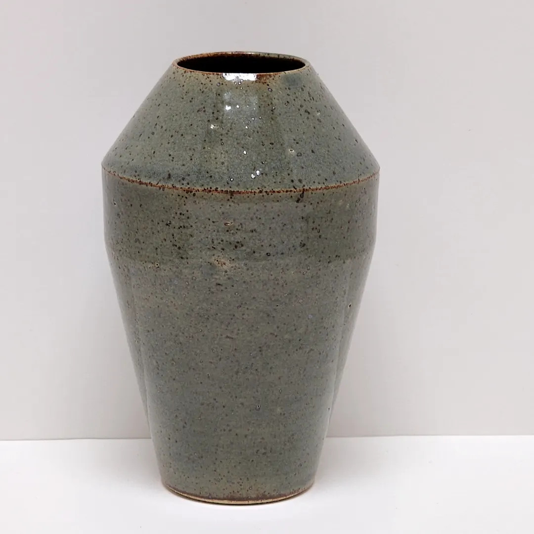 Small Angle Vase, Gray Speckle - Etsy | Etsy (US)