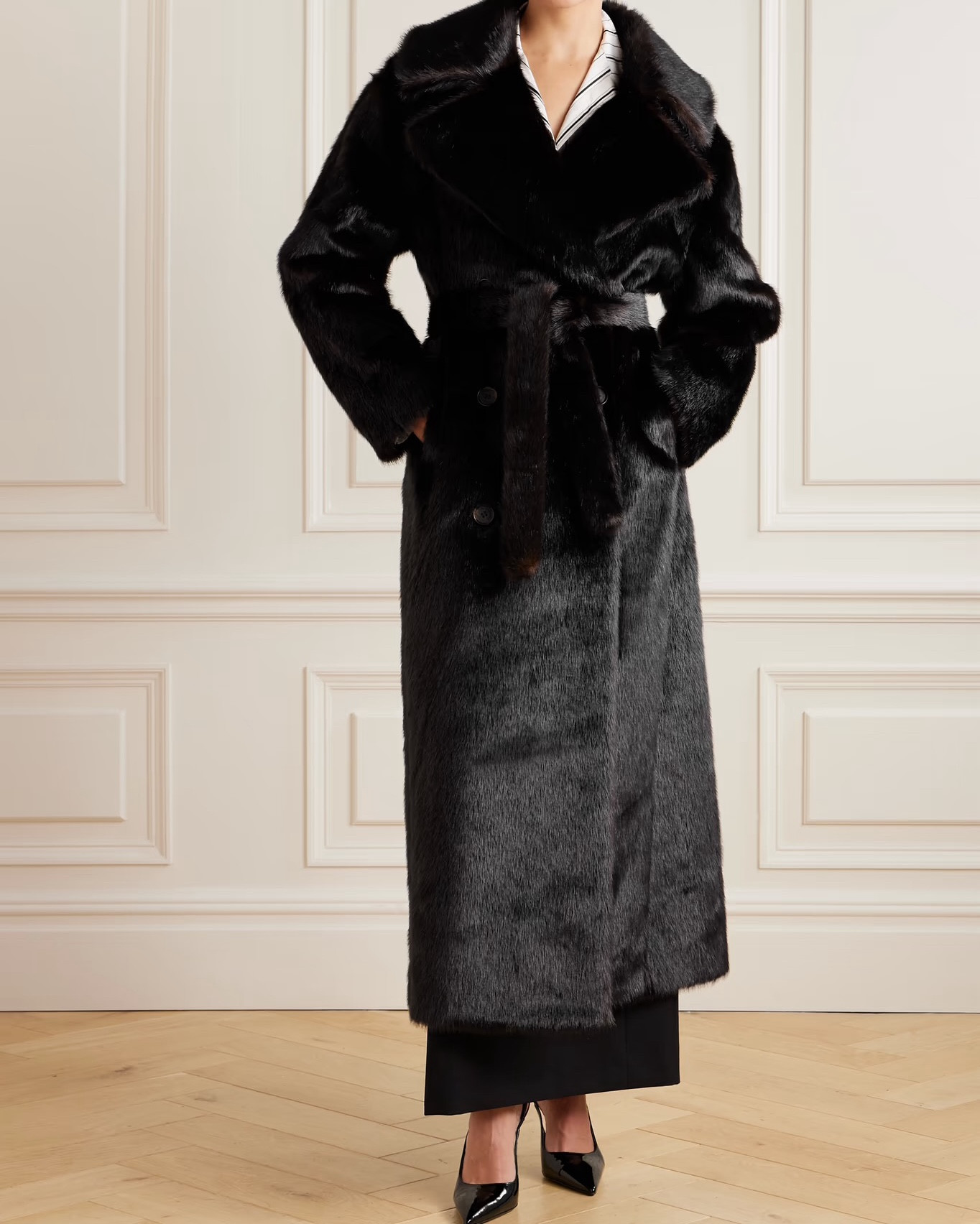 Faux fur coat to add to your closet 

#LTKFashionMonth #LTKwinter #LTKstyletip