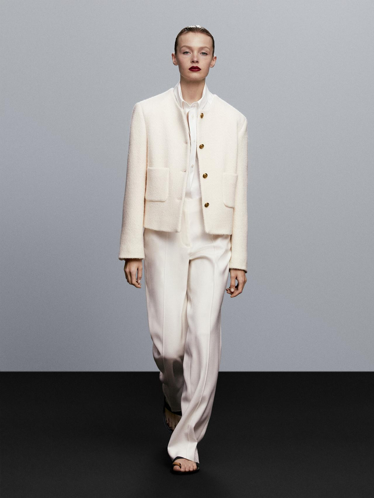 Cropped jacket with golden buttons | Massimo Dutti US