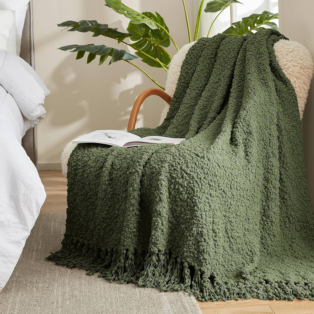Amélie Home Knit Throw Blanket Chunky Soft Fluffy Knit Throw Blankets Textured Mulberry Throw Bl... | Amazon (US)