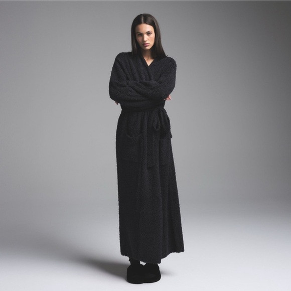 SKIMS Black Cozy Long Robe | Poshmark