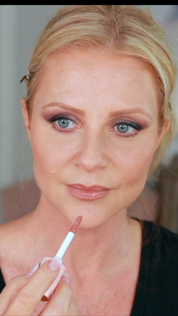 ✨ Giving the Charlotte Tilbury Pillow Talk Big Lip Plumpgasm Plumping Lip Gloss a try! 💋 The formula has a thin texture and smells delicious. Have you tried it yet? I’d love to hear your thoughts! What do you think of the packaging? 💄

I’ve added several options to shop for both Canada and the U.S. I hope this helps. 🤗

#MakeupOver50 #CharlotteTilbury #LipPlumpgasm #BeautyReviews #MatureBeauty #PlumpingLipGloss

#LTKBeauty #LTKVideo #LTKOver40