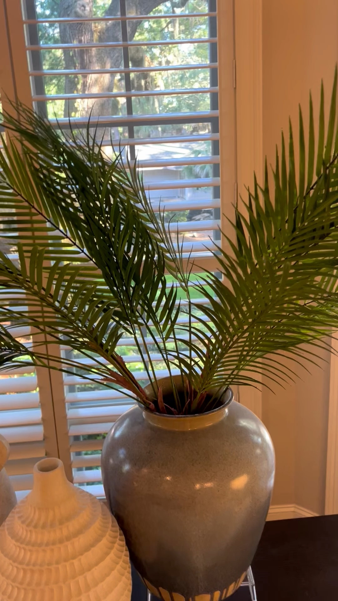 Oversized greenery in a large vase creates an instant focal point and brings life into your space in a way nothing else can. It softens hard edges, fills empty corners, and adds that organic layer every room is missing. Think big branches, olive stems, or tall greens styled in statement vases on consoles, islands, or coffee tables.

Shop my favorite oversized greenery and vases on my LTK and save this for your next room refresh

#AmandaAndCoDesign #LTKFinds #BeachHomeStyle

#LTKdayinmylife #LTKselfcare #LTKHome