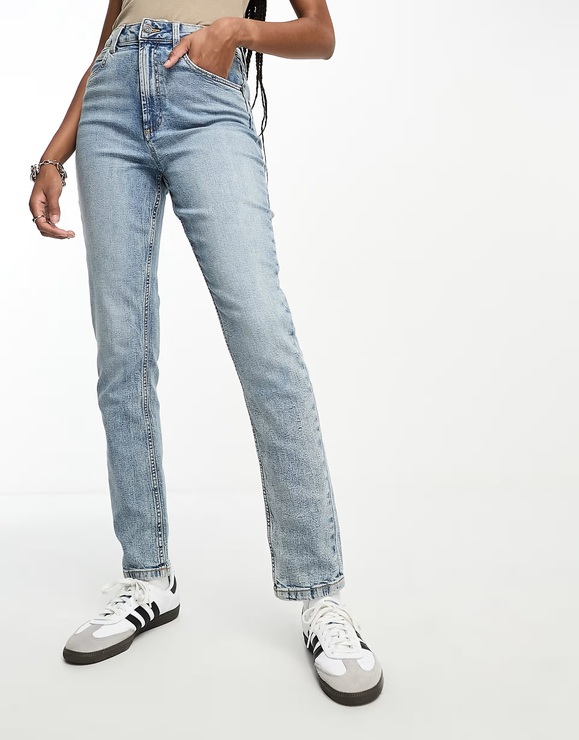 ASOS DESIGN Tall - Smalle mom jeans in middenblauw | ASOS (Global)
