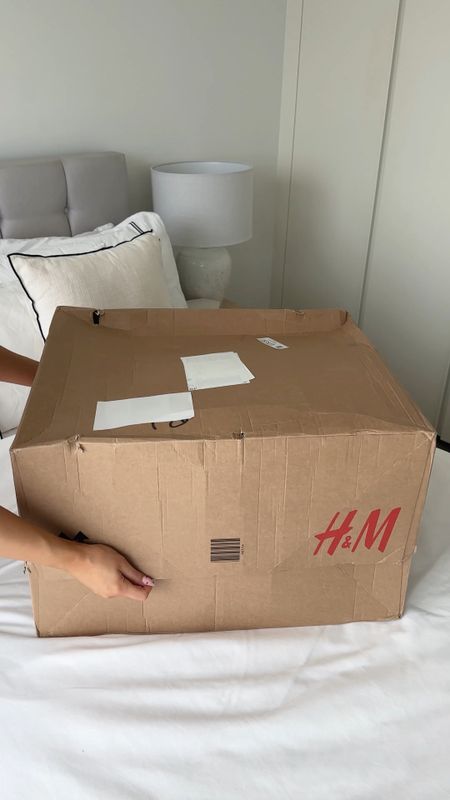 H&M unboxing haul 

#LTKeurope #LTKSpringSale #LTKVideo