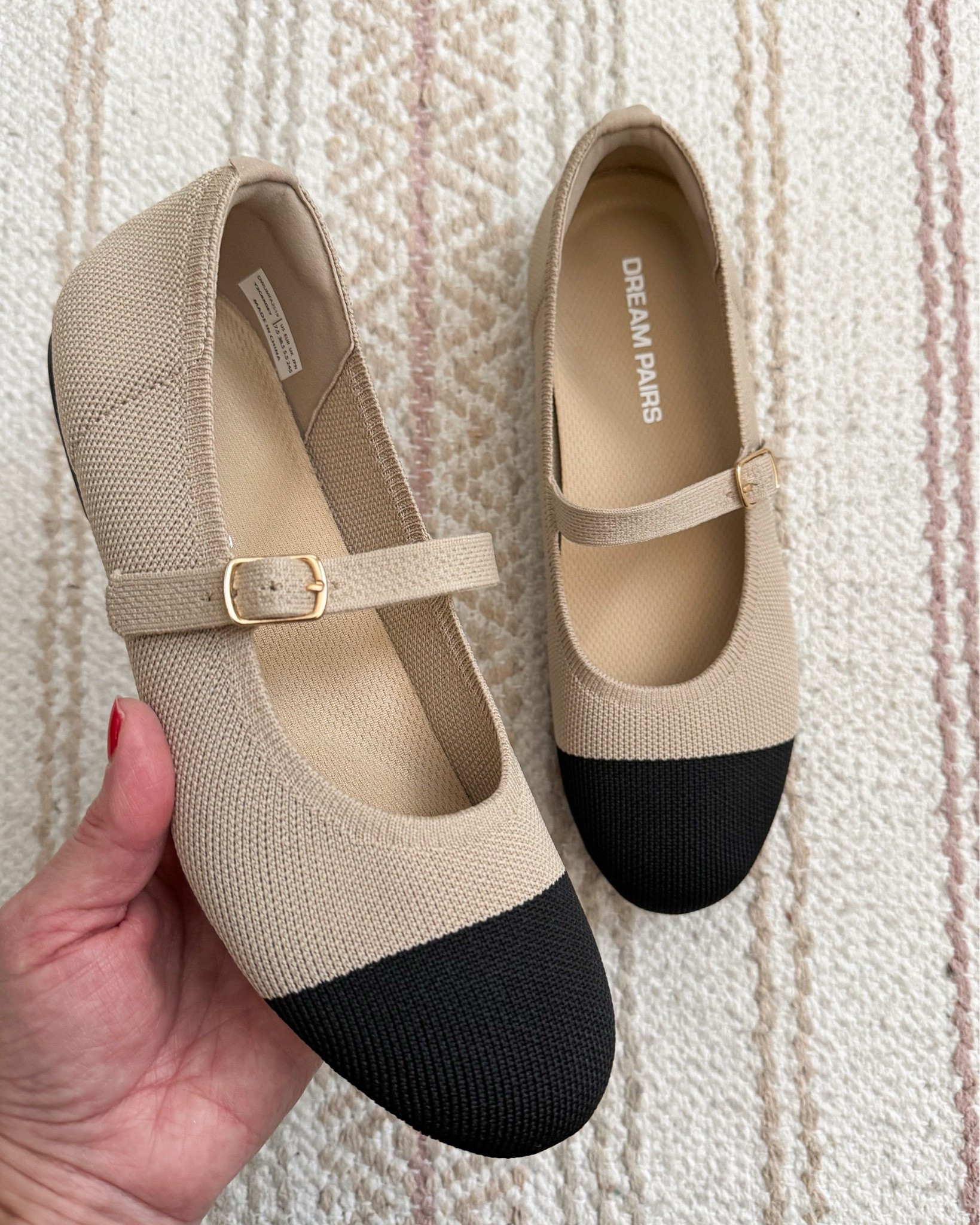 These Mary Jane flats from Dream Pairs are so comfortable! They are the perfect elevated shoe fir fall! Use my code: thriftywife15 to get 15% off! They fit TTS!