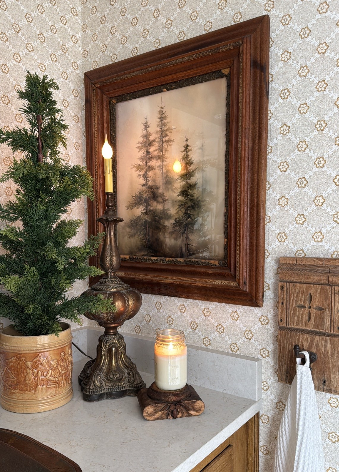 Pretty tree download for a few dollars  

#LTKHoliday #LTKSeasonal #LTKHome