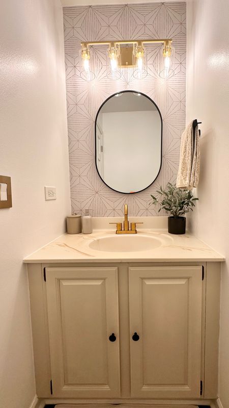Everything from my bathroom update so far

UndeniablyElyse.com

Bathroom makeover, Powder Room Update, DIY, Peel n Stick Wallpaper, Amazon Home, Amazon Finds, Gold Lights, Chantilly Lace, Accessible Beige, Oval Mirror, Small Updates, Home Projects, Black Hardware, Gold Faucet, Black Mirror, NuWallpaper

#LTKhome #LTKfindsunder100